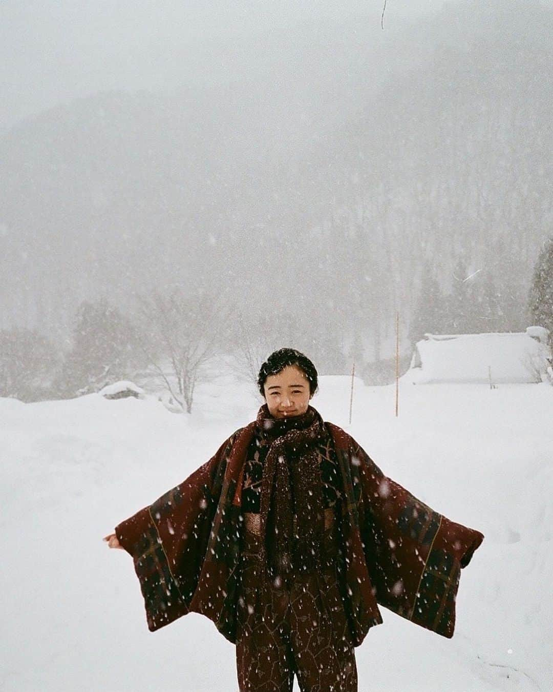 森田望智さんのインスタグラム写真 - (森田望智Instagram)「『雪国』見てくださった皆様、ありがとうございました⛄️ #雪国 #offshot」4月21日 21時00分 - misatomorita_official