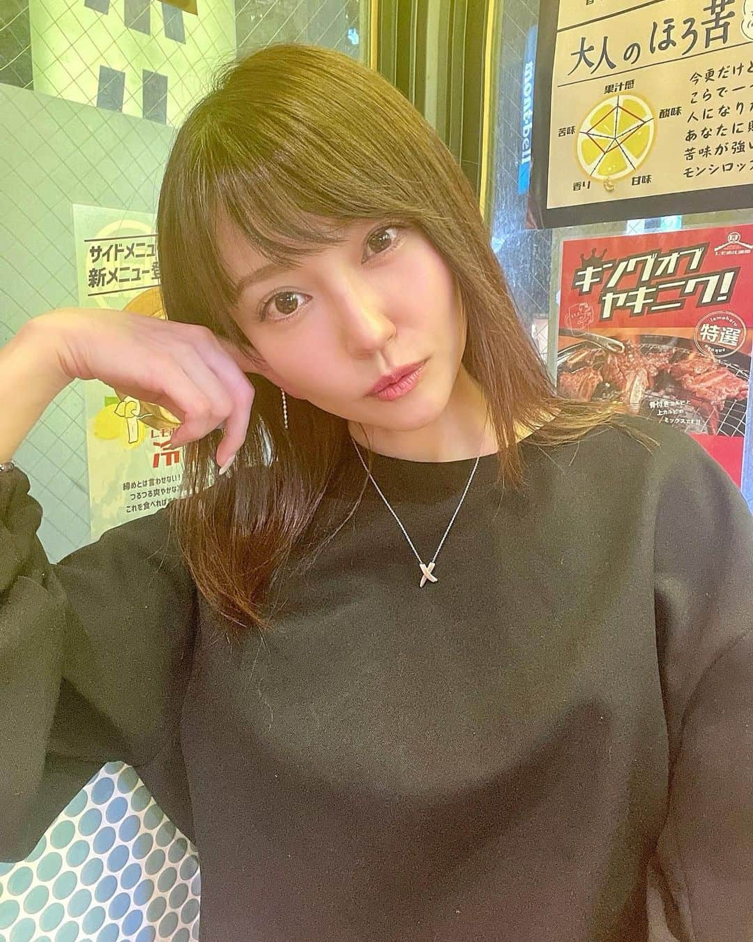 中川祐子さんのインスタグラム写真 - (中川祐子Instagram)「やばっ！完全酔っ払い顔(笑) . ここに来ると 何故か調子に乗っちゃうのよねー😝 . カラフルな見た目が可愛いすぎて テンション上がっちゃうからー❤️ . いかんいかん😅 . @lemohoru_hands  . #レモホル酒場  #レモホル酒場渋谷東急ハンズ前店  #渋谷グルメ #レモンサワー #レモンサワー飲み放題  #夜遊びドリンク #アイスの実 #凍ったいちごがゴロゴロ #飲み放題 #食べ放題 #備え付けサーバー #焼肉 #お肉大好き #肉好き女子 #渋谷居酒屋 #オシャレな居酒屋 #可愛い店内 #楽しい時間 #ありがとうございました #お酒弱いけど好き #コップ1杯で酔っ払い  #いつもは食べる専門 #happytime #happylifestyle  #goodfoodanddrinks」4月21日 22時47分 - nakagawa.yuko