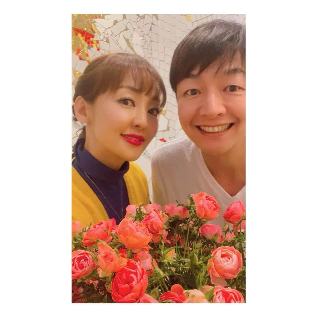 神田うのさんのインスタグラム写真 - (神田うのInstagram)「可愛い可愛い姪っ子ちゃん💕の6歳のバースデーパーティー☺️✨ 娘💕も彼女（従姉妹💕）に会える事を何よりも楽しみにしています❤️ 娘💕が姪っ子ちゃん💕の為に作ったリンゴゼリーも喜んでもらえてお姉さんの本人もご満悦でした🤣（笑） 久々にファミリーメンバー全員集合出来て穏やかで楽しい時間を過ごせました❤️ とにかく家族が私の原点であり帰る場所❣️ そしてUNOがUNOらしく1番甘えられる場所❤️ ２人の可愛いお嫁ちゃん達💕にも感謝しています☺️ 神田家にきてくれてありがとう❤️ こんな義姉ですが引き続きどうぞ宜しくお願い致します❤️  #可愛い姪っ子#6歳の誕生日#お誕生日会#6歳#おめでとう#おめでとうございます#家族会#家族のお祝い#家族の記念日#私の原点#私の帰る場所#birthdayparty#6th#birthday#family#familydinner#神田うの#unokanda#神田伸一郎#ハマカーン」4月22日 1時35分 - unokandaofficial