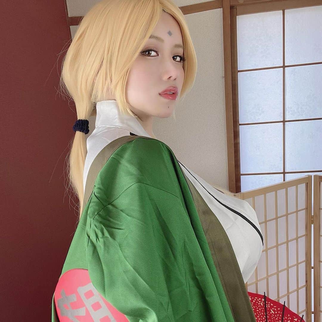 永井マリアさんのインスタグラム写真 - (永井マリアInstagram)「Do you like Tsunade?? What's your favorite characters of Naruto??❤️❤️  #綱手 #綱手コスプレ #costume #cosplay #cosplaygirl #animejapan #animegirl #tsunade #naruto #ナルト」4月22日 12時33分 - nagaimariaa