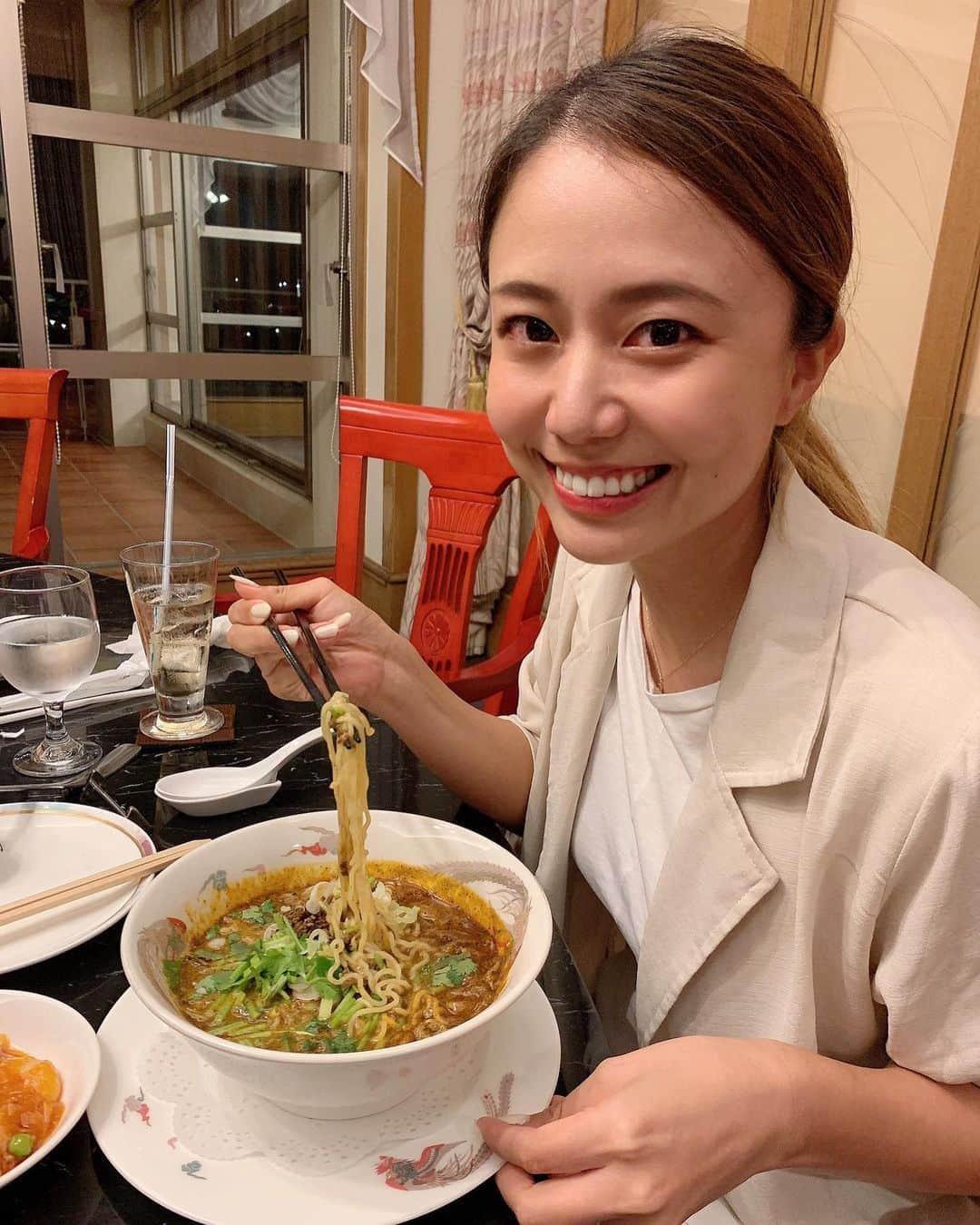 とくさきさんのインスタグラム写真 - (とくさきInstagram)「坦々麺って美味しいよね💕😆 でも酸辣湯麺も好きなんだよね✨笑 . どうでもいい話でした🤣 . 今週も1週間お疲れ様でした🖤 .  #ゴルフ#ゴルフ女子#golf#golfgirl#golfswing#ゴルフスイング#sports#スポーツ#スポーツ女子#골프#골프여자#尔夫球#高尔夫」4月22日 19時47分 - tokusaki_golf