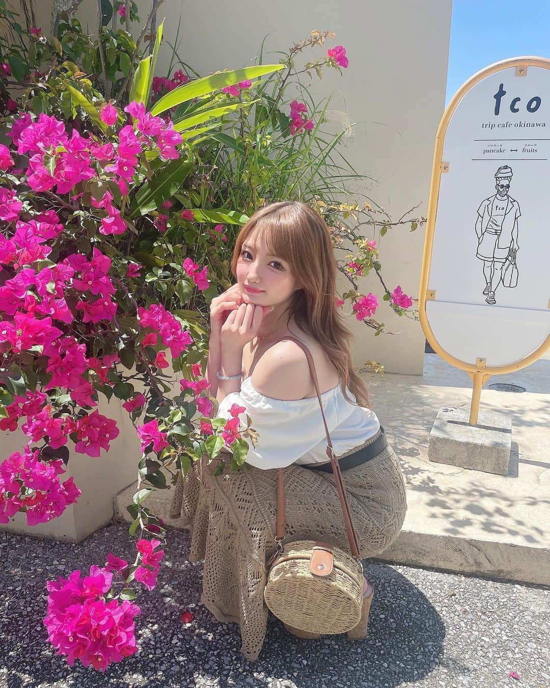 まゆぴちゅーさんのインスタグラム写真 - (まゆぴちゅーInstagram)「今日はやっとお天気良くてあったかかったね〜🐶☀️  沖縄にいる時これが毎日(もうちょいあったかい) だったから幸せだったなぁ〜🌺🏖♡  これも沖縄pic🌴💋  @tripcafeokinawa の外観のバス停🚏 みたいなとことお花と青空の組み合わせが かわいすぎたーーー( ˊᵕˋ )🌺🌤🌈  この日のお洋服は、 上下とベルトも @resexxy_official の♡ バックはいつかの @rienda_official ので サンダルは @re_rz のです👡✩！ . . . #tripcafeokinawa  #沖縄カフェ #恩納村カフェ #沖縄旅行 #沖縄観光 #沖縄グルメ #恩納村グルメ #恩納村ランチ #沖縄ランチ #旅行コーデ #沖縄旅行記 #インスタ映えスポット #ビジョビ #夏コーデ #夏服コーデ」4月22日 21時10分 - mayu_03pichu