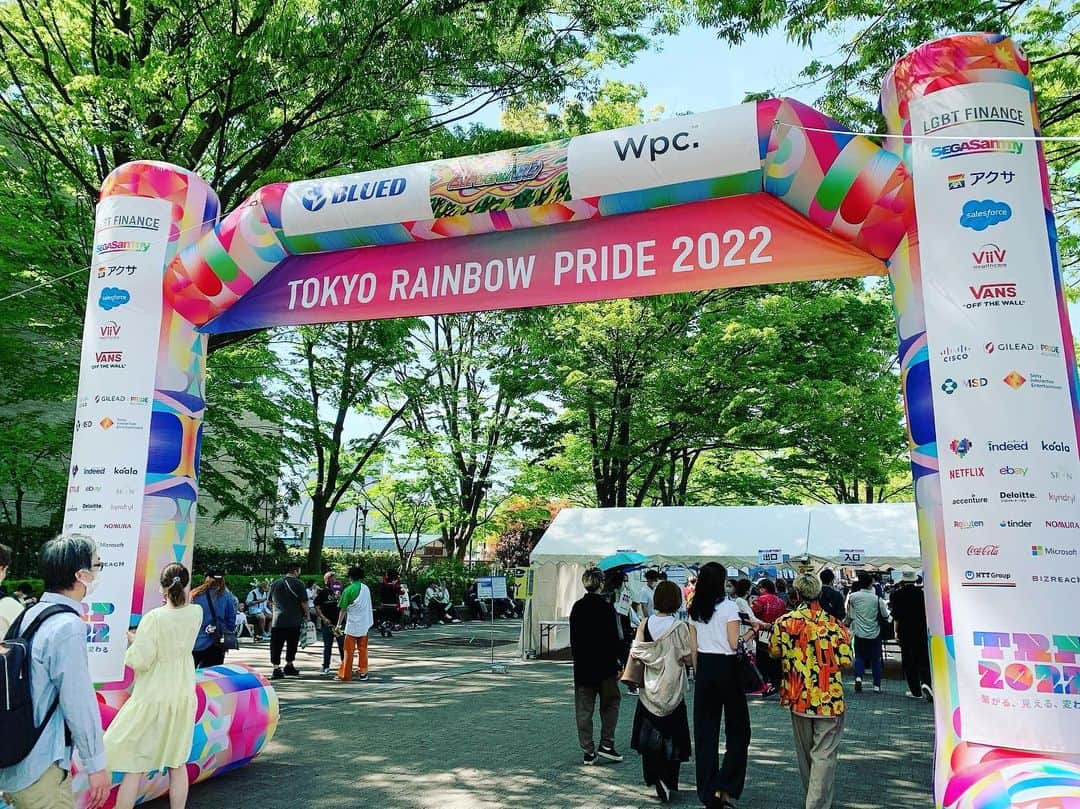 長野智子さんのインスタグラム写真 - (長野智子Instagram)「今日の暑さに負けない熱気で盛り上がっています😃 #tokyorainbowpride  #東京レインボープライド2022 #TRP2022」4月23日 15時27分 - naganotomoko