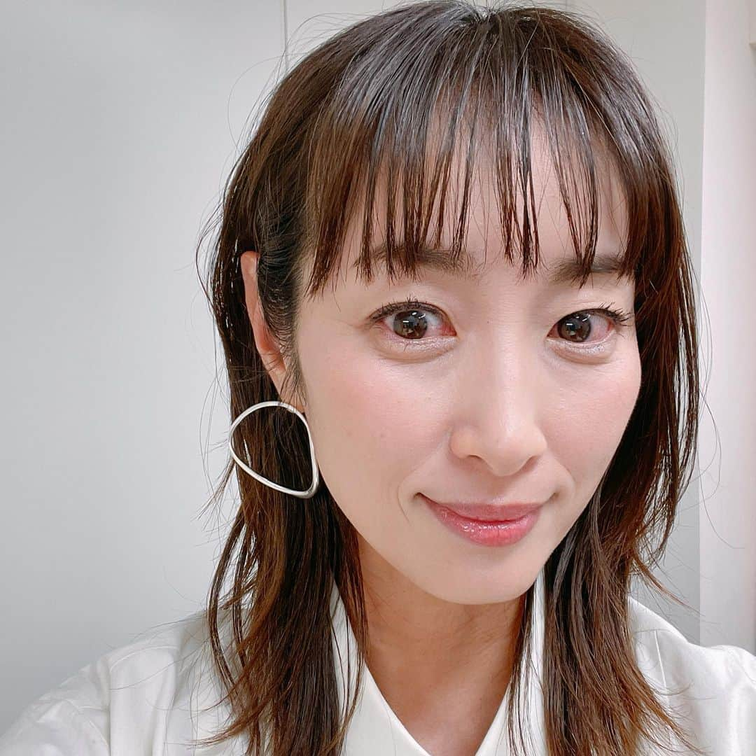 坂下千里子さんのインスタグラム写真 - (坂下千里子Instagram)「明日は、健康カプセル！ゲンキの時間です！. . 衣装 ワンピース　casa_flin アクセ  @blanciris_official . 早寝早起きして見てねー！ . #毎週日曜日 #朝7時から #sunday #よろしくお願いします」4月23日 21時28分 - chiriko_sakashita_official