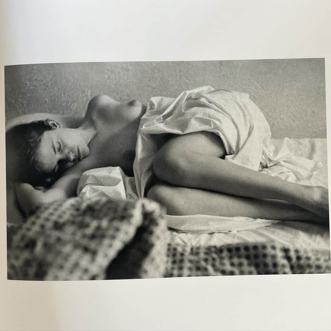 ダイアナ・シルバーズさんのインスタグラム写真 - (ダイアナ・シルバーズInstagram)「🌌🌷🍒🌿🌪  1. Poem by Joseph Matick 2. 🌹🏰👠 3. In my Room by Saul Leiter 4. Paris, Texas (1986) dir. Wim Wenders *redacted* 6. Self Portrait 7. Valley by Perfume Genius from No Shape (2017) 8. Hilma af Klint」4月24日 7時45分 - dianasilverss