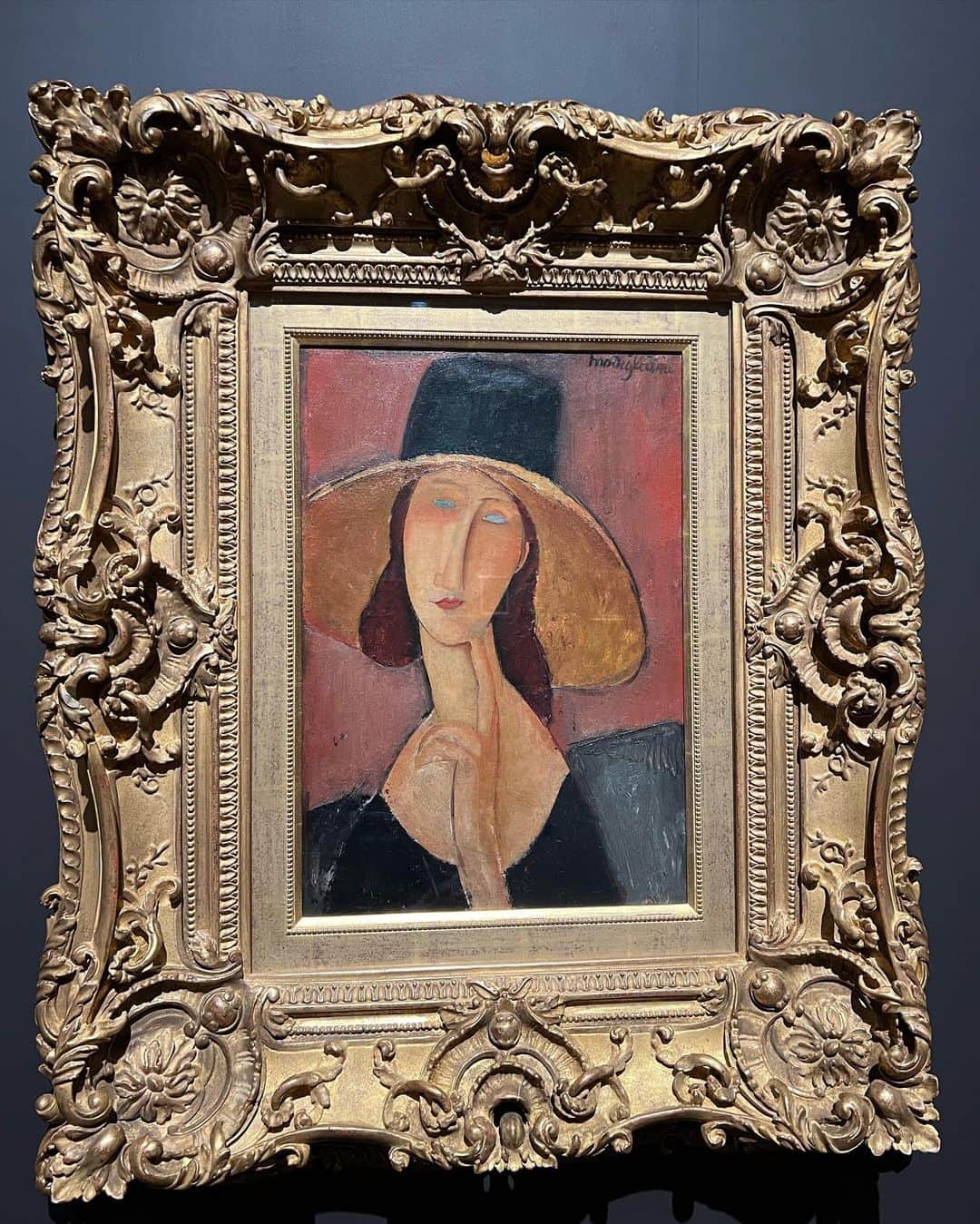 八木早希さんのインスタグラム写真 - (八木早希Instagram)「「モディリアーニ展」 卵型の顔、細長い首と華奢な撫で肩ーモディリアーニ肖像画のフォルムは、一時期傾倒していた彫刻の影響が大きいようです🌿彫刻では芽が出なかったけれど、遠回りのように思えたその時間こそが唯一無二の個性へと繋がりました。無駄な時間などないのですね🌱🌱  #モディリアーニ#modigliani#裸婦像#中之島美術館#美術館#大阪#osakanakanoshimamuseum #breezeonsunday#bons765#fmcocolo#八木早希」4月24日 18時45分 - sakiyagi