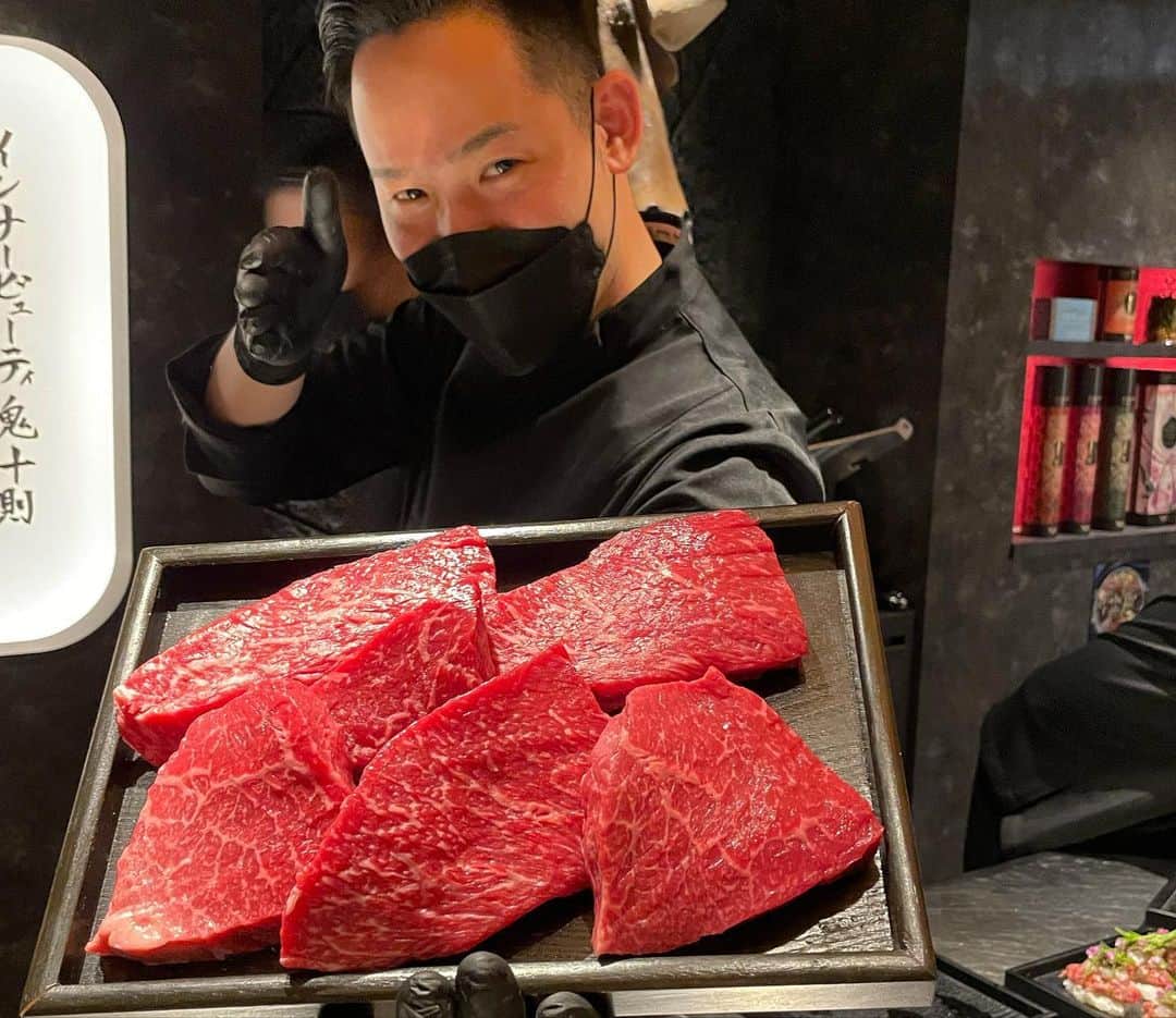 田中律子さんのインスタグラム写真 - (田中律子Instagram)「ブランドアンバサダーをさせていただいている✨エステプロラボ　　　@estheprolabo_official  が展開している、インナービューティー、食べて内側から綺麗に✨ 腸にいいものを入れて、悪いものを出すと言う素晴らしいコンセプトなんです🤩  そしてなんと、完全会員制 『肉割烹　肉しゃり』 2022年4月25日いよいよ明日グランドオープン👏👏👏  インナービューティーのパイオニアエステプロラボが、お寿司の黒しゃり🍣　@kuroshari_azabu  に続きなんと今度は肉🥩の肉しゃりをオープンします✨ @nikushari_azabu   インナービューティー鬼十則 ✨non抗生物質 ✨nonホルモン剤 ✨白砂糖、人工甘味料、不使用 ✨化学調味料、食品添加物不使用 ✨トランス脂肪酸不使用 ✨牛肉不使用 ✨グルテンフリー ✨低GI低糖質低脂質 ✨オーガニック平飼い鳥有精卵 ✨プロラボファーム無農薬  私達の身体は食べたもので出来てます❗️  私が大好きな宮崎の都萬牛がこの肉しゃりで食べれます❤️ @tomangyu_miyazaki  「宮崎県産都萬牛🐃」 口に入って直ぐに広がる柔らかさと甘さは宮崎の矢野くん　@toman_yano  が愛情たっぷりに育ててるので、たくさんの人に食べてもらいたい❤️  三浦シェフありがとうございました🙌ご一緒したみなさま、ありがとうございました💛  肉しゃりHP https://nikushari.jp/  #プロラボホールディングス  #エステプロラボ  #estheprolabo  #ブランドアンバサダー  #完全会員制  #黒しゃり  #肉しゃり #都萬牛  #私たちは食べたものでできている  #佐々木広行  #田中律子」4月24日 18時57分 - ri2kotanaka