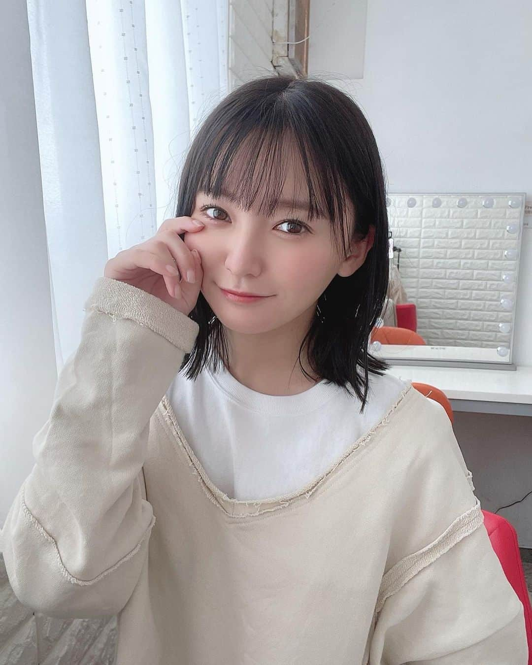 西永彩奈さんのインスタグラム写真 - (西永彩奈Instagram)「楽屋が自然光入って盛れました🙆‍♀️💓 . .  #japanesegirl#japaneseidol#Instagravure#gravure#youtuber#followｍe#gravuremodel#ボブ#自撮り」4月24日 20時08分 - nishinagaayana