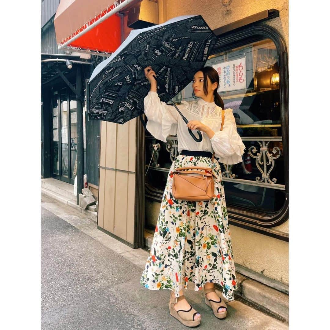 水崎綾女さんのインスタグラム写真 - (水崎綾女Instagram)「ドラマ撮影前に、現場が近かったので洋食ヨシカミでランチしたよ♫ お久しぶりの洋食美味しかったぁ。  雨だけど、お洋服が可愛いと気分があがるね。雨の日もなんだか悪くないね☔️☔️☔️  tops @herlipto  skirt @noisemaker_jpn   #浅草 #デート #デートスポット #洋食ヨシカミ #fashion #ootd #rainyday」4月24日 22時17分 - misakiayame