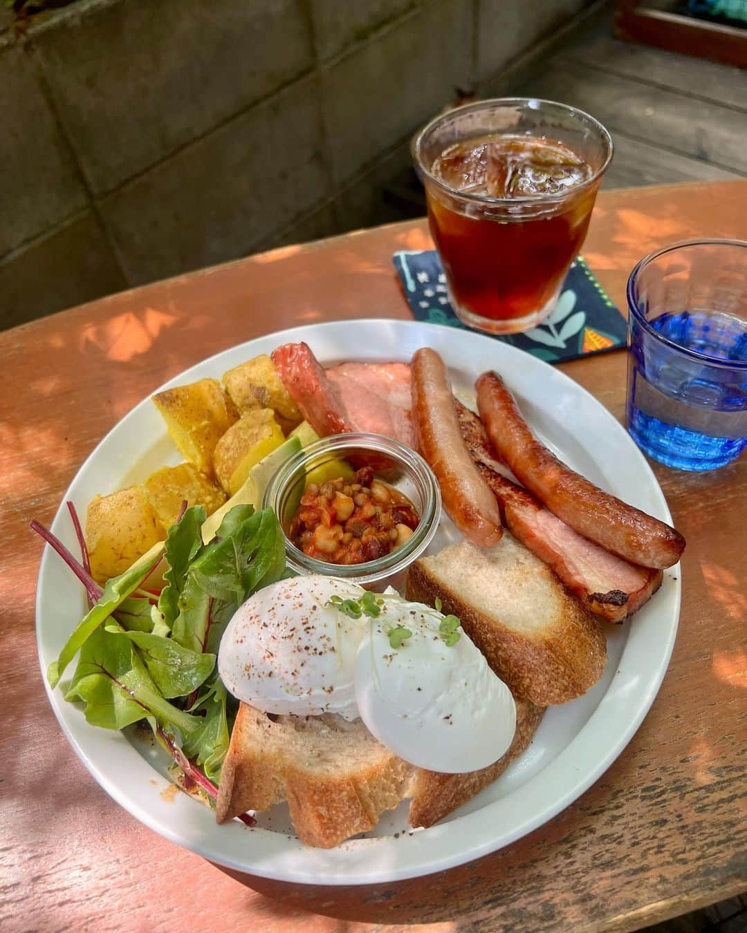 ののさんのインスタグラム写真 - (ののInstagram)「. 天気の良い日はテラス席でモーニング🍴✨ バーミリオンプレートは厚切りベーコン、ウインナー、ポーチドエッグ、パン、ローストポテト、アボガド、トマト、ミックスリーフ、ベイクドビーンズとボリュームたっぷりだった✨  #vermillioncafe#バーミリオンカフェ #ノーマルカメラ#京都モーニング#京都カフェ#モーニング#モーニングプレート#テラス席#京都ランチ#関西カフェ#カフェ巡り#カフェ好きな人と繋がりたい#カフェ部#カフェスタグラム#カフェ活#ベーコン#ポーチドエッグ#パン#京都観光#京都旅行#そうだ京都行こう#そうだ京都へ行こう#モデル#サロンモデル#ワンピース#ワンピ#ファッション#伏見稲荷#伏見稲荷大社#伏見稲荷神社」4月25日 8時02分 - nonoko0309