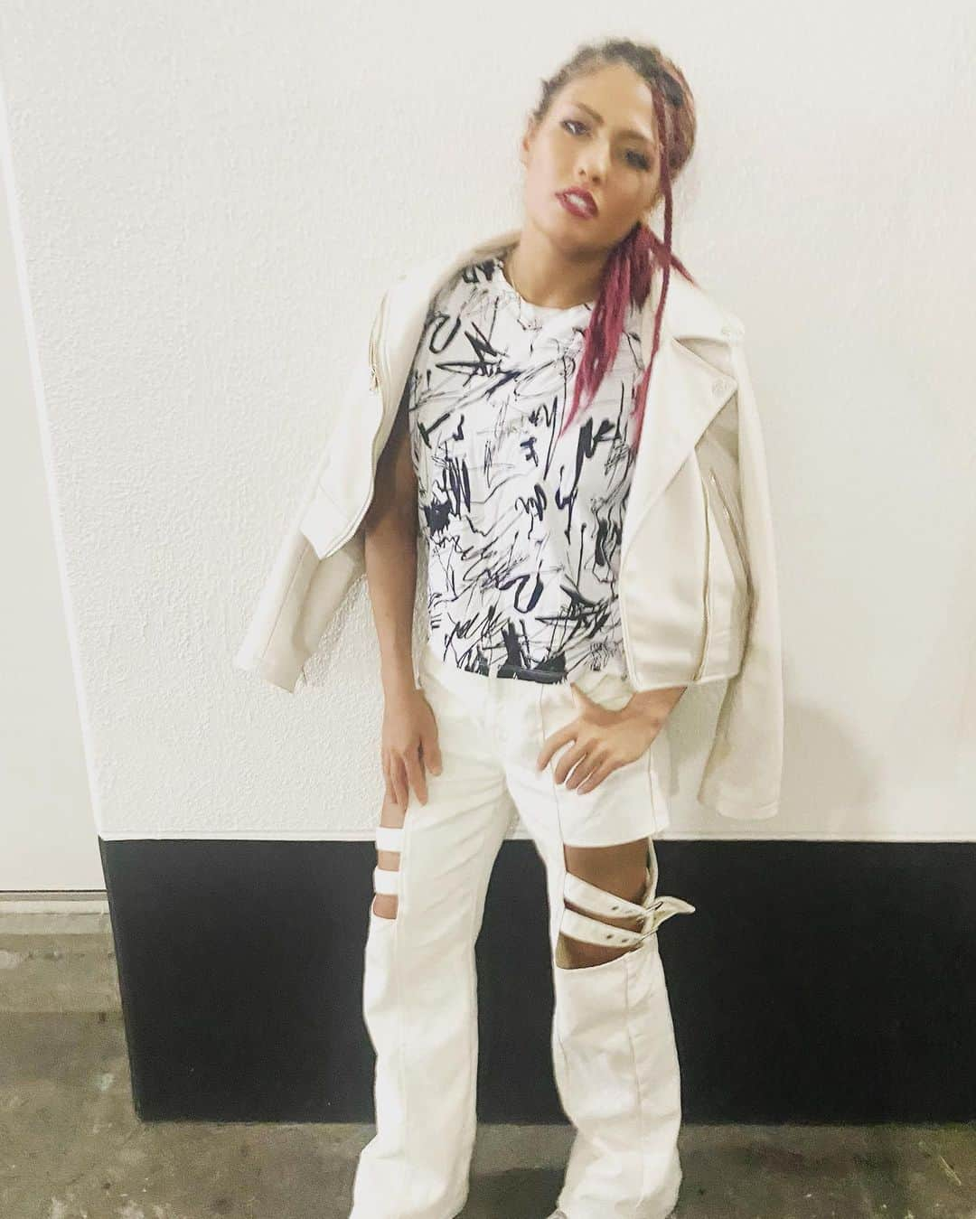 ジュリア・スターダムさんのインスタグラム写真 - (ジュリア・スターダムInstagram)「📸 White coordinate  #stardom #DDM #Bushiroad #joshipuroresu  #スターダム #ドンナデルモンド」4月25日 22時35分 - 0221giulia