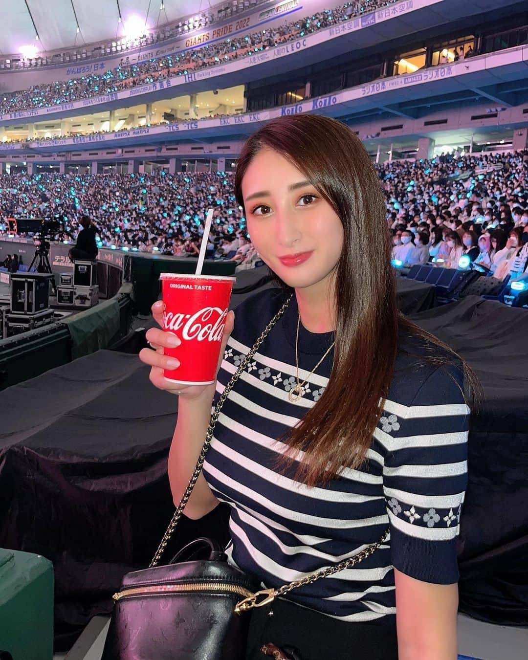 佐藤衣里子さんのインスタグラム写真 - (佐藤衣里子Instagram)「TwiceのLive行ってきたよー🎶 楽しかった❤️ ご招待ありがとうございます🙏  わかなちゃんも来てくれた！ ありがとう😊❣️  twiceは、リーダーのジヒョと ツウィ推し💎  みんなは誰推しかな？🙃  #twice#東京ドーム#3年ぶり#韓国#jypark」4月25日 22時53分 - eriko0625