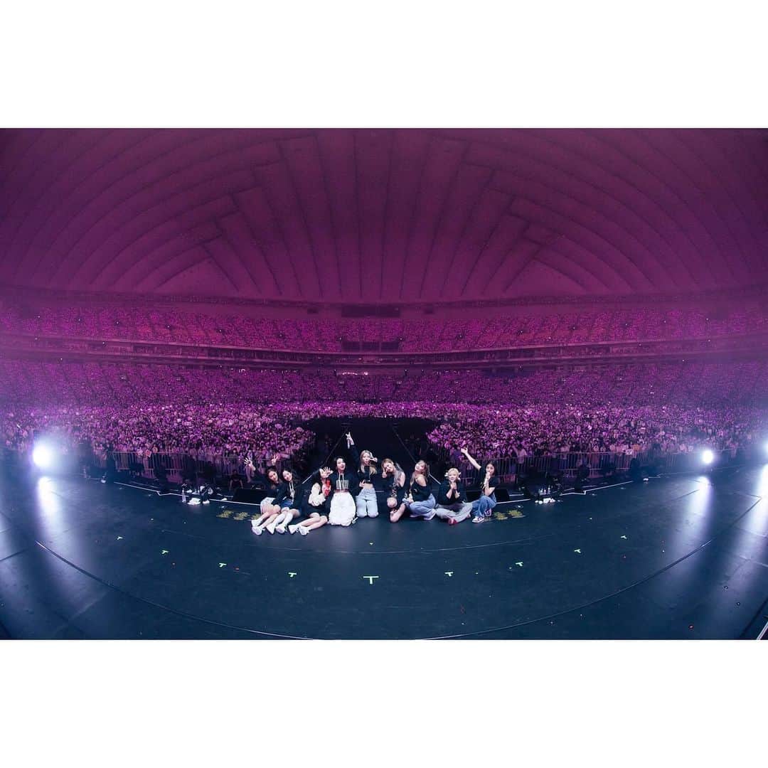 TWICE JAPANさんのインスタグラム写真 - (TWICE JAPANInstagram)「「TWICE 4TH WORLD TOUR 'III' IN JAPAN」@東京ドーム ONCEのみなさん！東京ドーム3日間本当にありがとうございました！ ステージから見たONCEの笑顔とCANDY BONGの輝きは一生忘れません✨ ONCEがいるからこれからもTWICEは成長していきます💓  #TWICE #TWICE_4TH_WORLD_TOUR」4月25日 23時02分 - jypetwice_japan