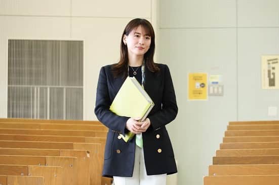 綾瀬はるかファンさんのインスタグラム写真 - (綾瀬はるかファンInstagram)「. #元彼の遺言状 第3話 #月9  フジテレビで毎週月曜夜9時放送!!  @motokare_cx_  . . . #綾瀬はるか #ayaseharuka #harukaayase」4月25日 23時33分 - ayaseharuka_fan