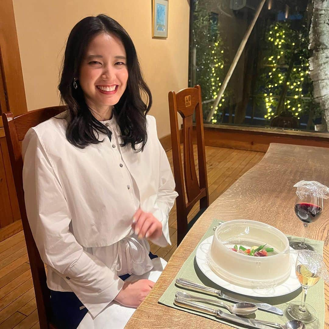 山崎紘菜さんのインスタグラム写真 - (山崎紘菜Instagram)「🍴 ドラマ「#汝の名」 本日0時30分から 第4話です！！ 不穏な空気が漂ってきました…！ 必見です！！ぜひ！ #テレビ東京」4月26日 19時53分 - hirona_yamazaki