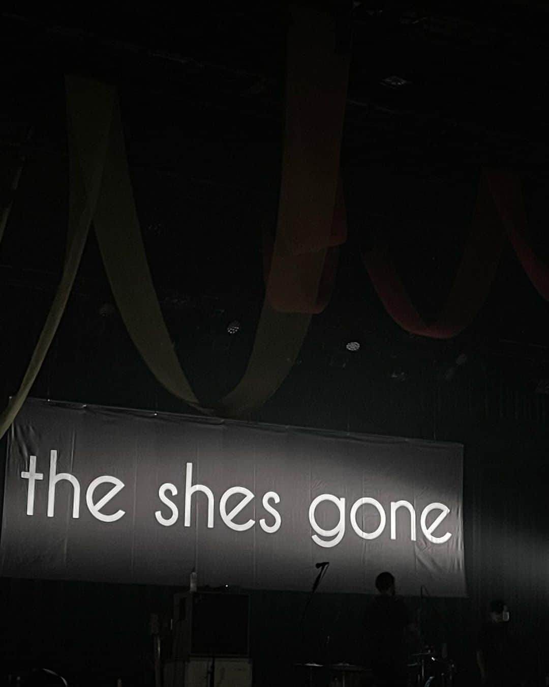 町田恵里那さんのインスタグラム写真 - (町田恵里那Instagram)「☁︎☽ シズゴの日📼♡ ⁡ the shes gone さんのライブに行きました🎧 ⁡ ⁡ 本当に楽しかった〜＾＾❤︎ 最高の日になりました💞 ⁡ ⁡ 改めて良いなあ、、と思って 帰ってからも沢山聴いてます🫶🏻 ⁡ ⁡ ⁡ ⁡ ⁡ ⁡ ⁡ ⁡ ⁡ #theshesgone #シズゴ #シズゴの日 #バンド #邦楽 #邦ロック #邦ロック女子 #邦ロック好きな人と繋がりたい」4月26日 19時58分 - machida_erina122