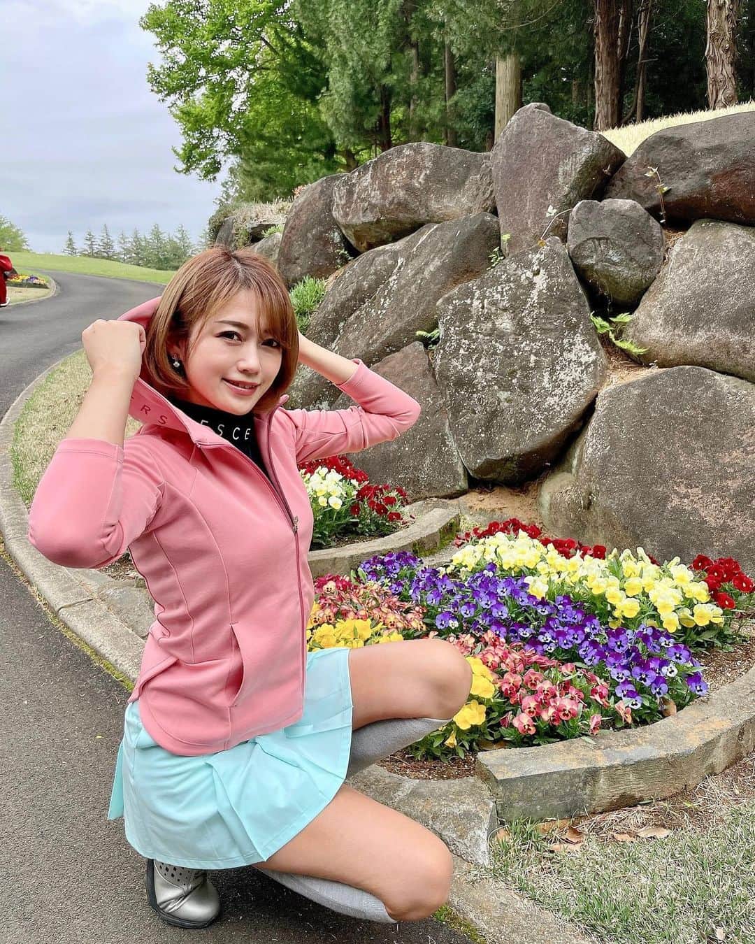ISHIIYUKIKOさんのインスタグラム写真 - (ISHIIYUKIKOInstagram)「肌寒い日に使えるパーカー❤️ @descentegolf   パーカーは何枚あっても使える😘  ストレッチが効いてて着やすい♡  #ゴルフ #ゴルフ女子 #golf #golfgirls  #골프 #골프스타그램  #高尔夫 #golfswing #デサント #デサントゴルフ#デサントリュクス #韓国スタイル #あざとかわいい #pr」4月26日 19時59分 - ishii_yukiko