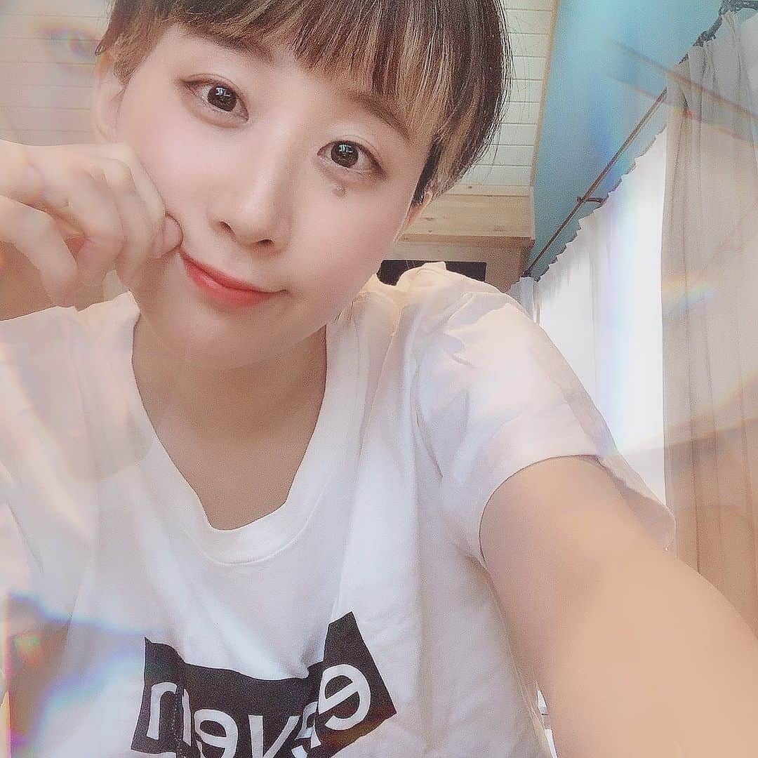 ぱちおまるさんのインスタグラム写真 - (ぱちおまるInstagram)「ついに半袖😮‍💨✨💙 夏気分になってうれしかったときの一枚でござる🥳📸 #残像エフェクトだよ #幽体離脱じゃないよ」4月26日 20時02分 - pachiomaru