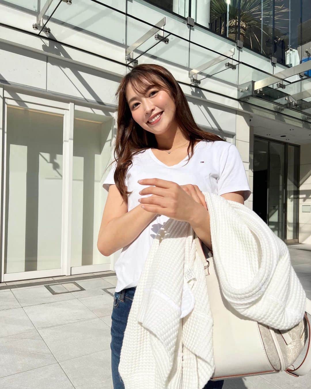 高階亜理沙さんのインスタグラム写真 - (高階亜理沙Instagram)「☀️ ラクチンで大好きな デニムにTシャツの時期がやってきた🍉」4月26日 20時55分 - arisa_takashina