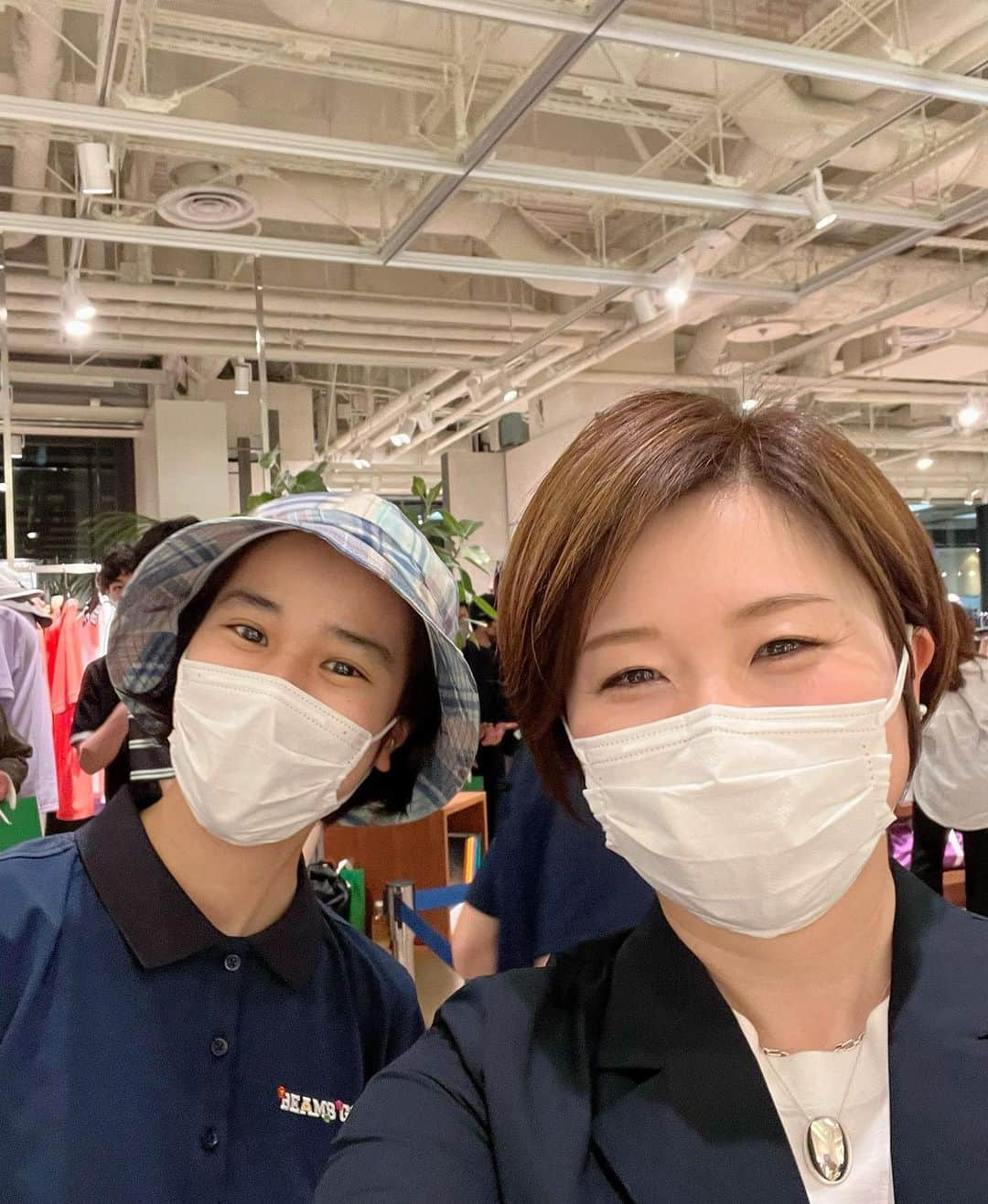 勝又優美さんのインスタグラム写真 - (勝又優美Instagram)「ビームス&ウィンズ 有楽町が全面リニューアルし、4月27日からビームス ゴルフ 有楽町として生まれ変わります⛳️🤗  広々として明るくて、緑の植物も多く、癒されながらゆっくりお買い物して頂ける店内になってます☺️  皆さま是非、ビームス ゴルフ 有楽町へお出かけください☺️  @beamsgolf  @beams_golf_yurakucho  #オープニングレセプション  #beamsgolf  #golf#ゴルフ#ゴルフウェア#ゴルフ女子 #ゴルフ男子 #ゴルフコーデ #ゴルフ初心者 #ゴルフ好き #ゴルフレッスン」4月26日 22時57分 - yumi.katsumata