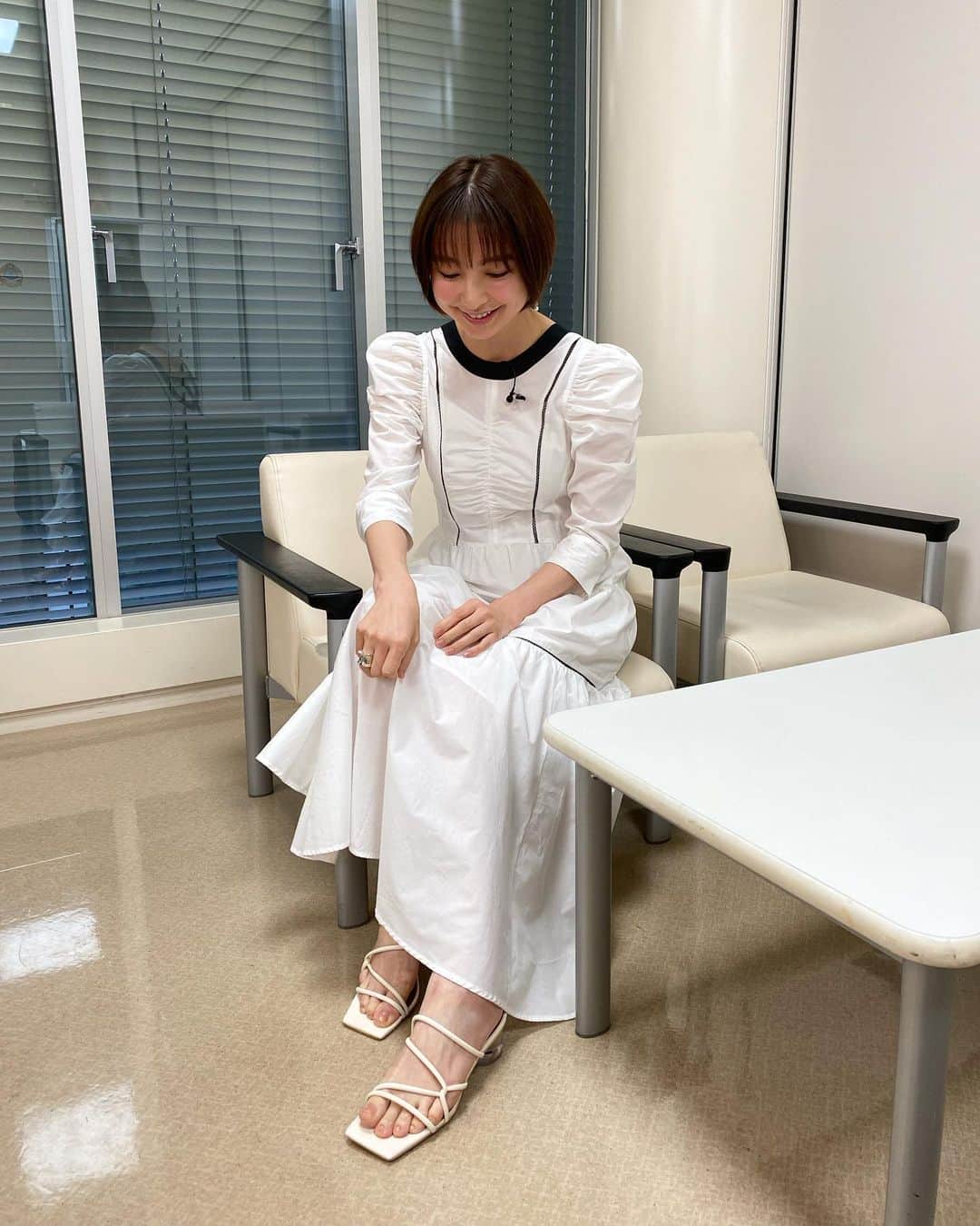 篠田麻里子さんのインスタグラム写真 - (篠田麻里子Instagram)「収録終わり✨衣装 @casa_fline  @rth.accessory  @do_la.official  でした✨  楽しい収録でした！ またお知らせします😍😍  でしたー。」4月27日 21時05分 - shinodamariko3