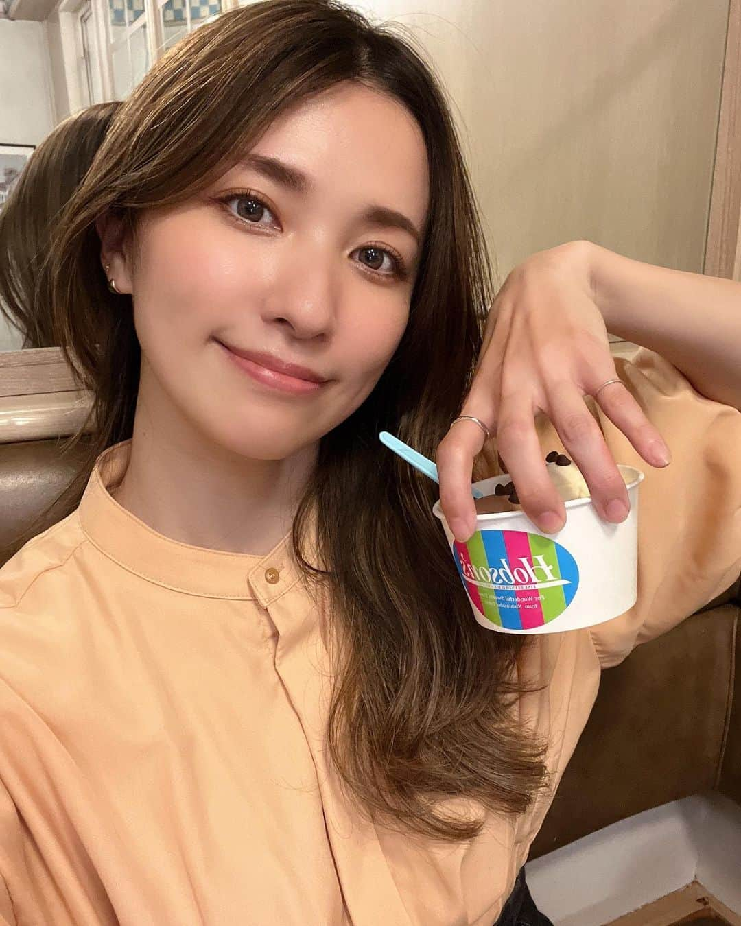 戸田れいさんのインスタグラム写真 - (戸田れいInstagram)「アイスってチョコ、抹茶、チーズくらいしか好んで食べないからわたしの選ぶアイスって映えないんだよなー😇  それにしても、ホブソンズのアイスって本当何年経っても一番好き🥰  #ホブソンズ#アイスクリーム」4月28日 0時54分 - rei_toda