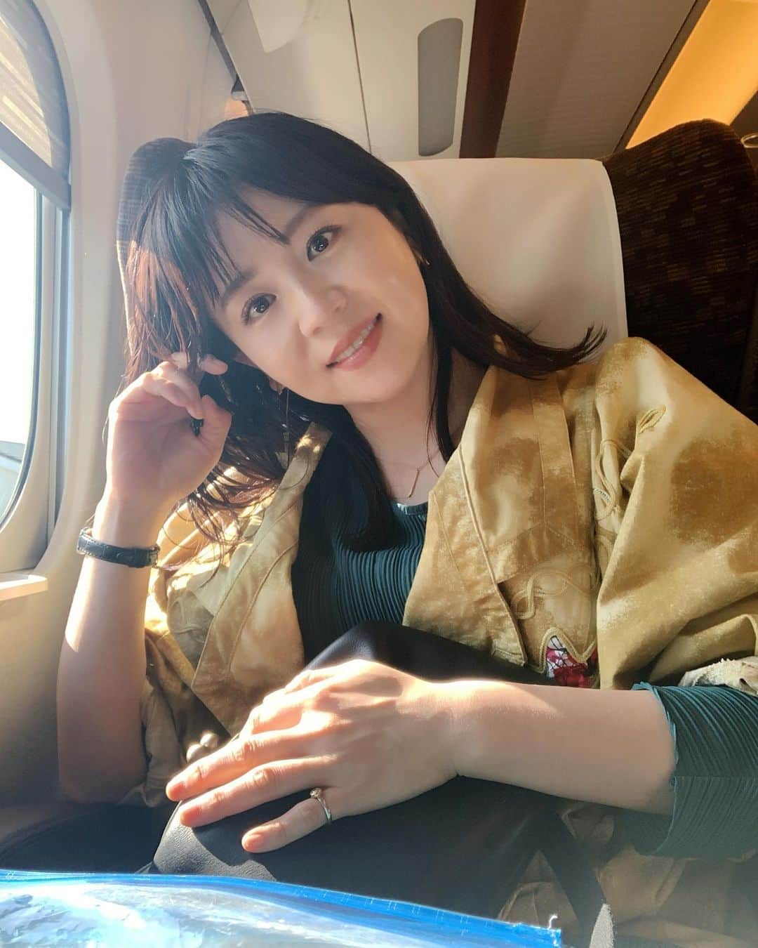 大橋未歩さんのインスタグラム写真 - (大橋未歩Instagram)「5月2日23時から フジテレビ系列 『最後の日、なに食べる？』 が放送されます。  高橋真麻ちゃんと大島由香里ちゃんと グルメ旅してきましたよ🥰  どれもとんでもなく美味しいので 23時にお見せするには刺激の強い飯テロ番組ですが😂 一風変わったグルメ番組で  今日が最後の日だと思うと おセンチメンタルになったりして なんかあまり人に言ってない感情とか が漏れたりする番組です😂  宜しければご覧ください☺️✨  妙齢な我々 はしゃぐw  #グルメ （初めてのハッシュタグ笑） #スタジオ　は #シェリーさん　@shelly_official_shelly  #宮川大輔　さん」4月28日 15時39分 - o_solemiho815