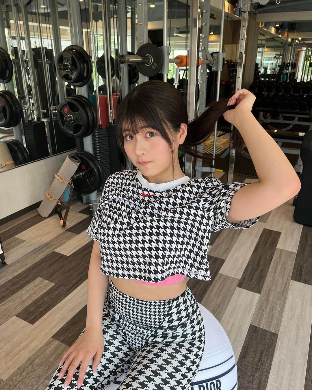 ちとせよしのさんのインスタグラム写真 - (ちとせよしのInstagram)「夏前なのでジム強化🔥💪🏻 @kayg_personalgym マシーンいっぱいあってテンション上がりました！今日はおしりとお腹を鍛えたよᕙ( "̮ )ᕗ✨  #ジム #パーソナルジム #ボディメイク #筋トレ #筋トレ女子 #トレーニングウェア #nike」4月28日 21時37分 - chitose_yoshino