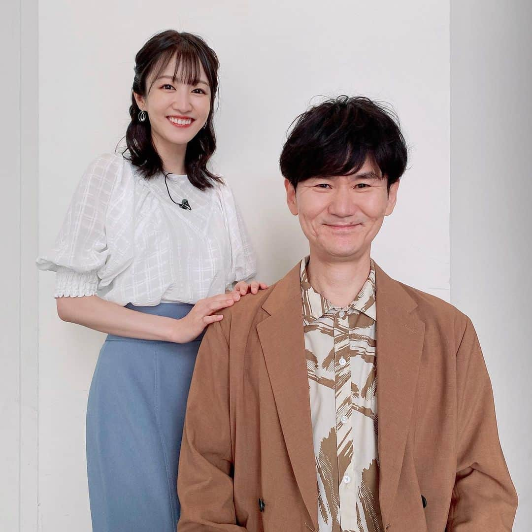 滝菜月さんのインスタグラム写真 - (滝菜月Instagram)「ヒルナンデスでも報告させていただきましたが この度、以前からお付き合いしていた大学時代の同級生と結婚することになりました。 新しい生活を通して得た発見や経験を 仕事でも活かしていけたらと思っています。 アナウンサーとしてもより一層頑張るぞ〜!!という気持ちなので、これからも宜しくお願いいたします✨ ⁡ 人生の節目に 東京の父・南原さんと記念撮影(家族写真風😆) いつも寄り添って温かく見守ってくれる南原さんは 私にとって東京のお父さんのような存在です。 ⁡ これからも ヒルナンデス、ひと目でわかる、1分入魂など レギュラー番組を中心にお仕事続けていきます🎶 ⁡ #ヒルナンデス #南原清隆 #滝菜月」4月29日 15時14分 - taki_natsuki