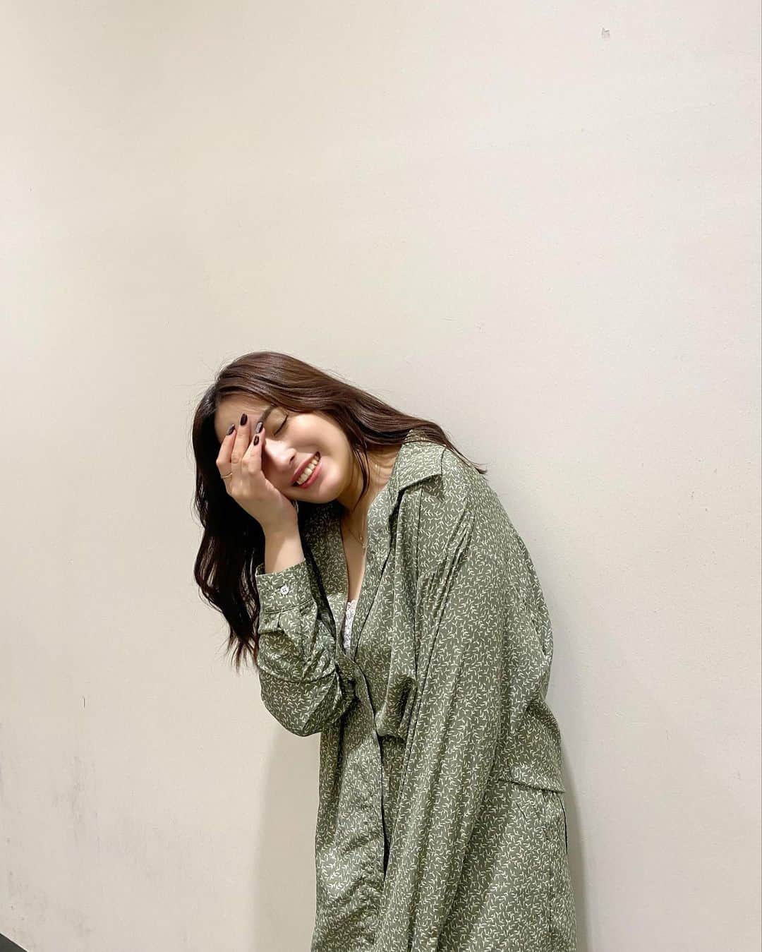 平田梨奈さんのインスタグラム写真 - (平田梨奈Instagram)「Maybe a smile sometimes 😋  たまには笑顔も。  #hirafashion  #ootd」4月29日 19時14分 - hirari_official