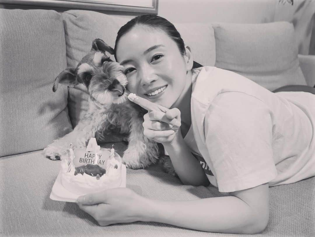 園都さんのインスタグラム写真 - (園都Instagram)「マイベイビー🐶💓 4才になりました、いつもそばに居てくれてありがとう。 ロコのパワーは世界一！！！！」4月29日 23時00分 - miyakosono_official