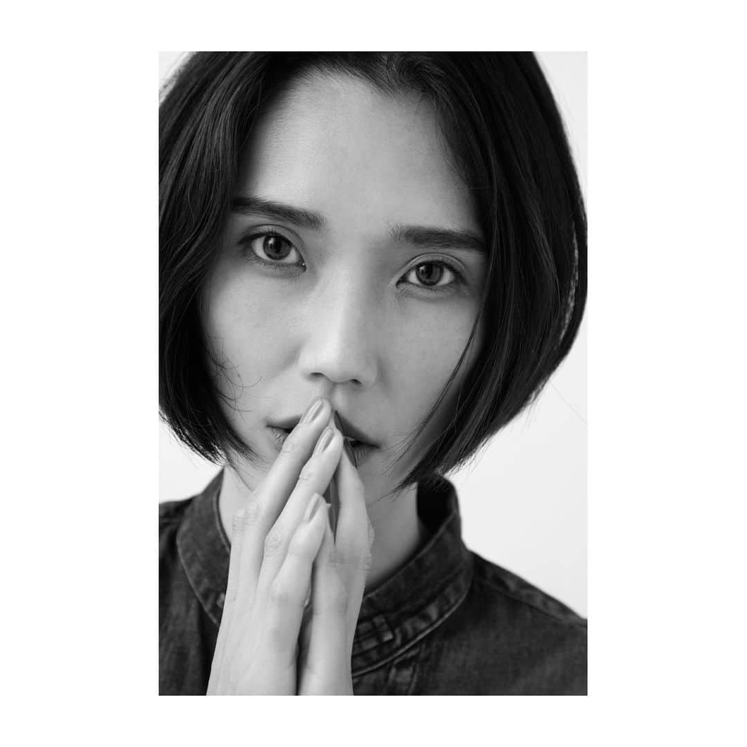 二階堂ふみさんのインスタグラム写真 - (二階堂ふみInstagram)「ELLE "FOCUS ON"  二階堂ふみとTAOが感じる、偏見と新しい価値観について  第15回目のゲストは、環境・アニマルライツ活動家としても活動するモデルで俳優のTAOさん @taookamoto   動物のこと、環境のこと、自身のルーツのこと、エネルギッシュに活動されるTAOさんのお姿。 聡明で愛情深いTAOさんの言葉に、学びがたくさんありました。 また色々お話しさせて頂きたいです！ TAOさん、ありがとうございました！  @taookamoto  @ellejapan  @ikukoshindo  @makimakaribbon  @hiroshi.shiohara」4月30日 0時16分 - fumi_nikaido