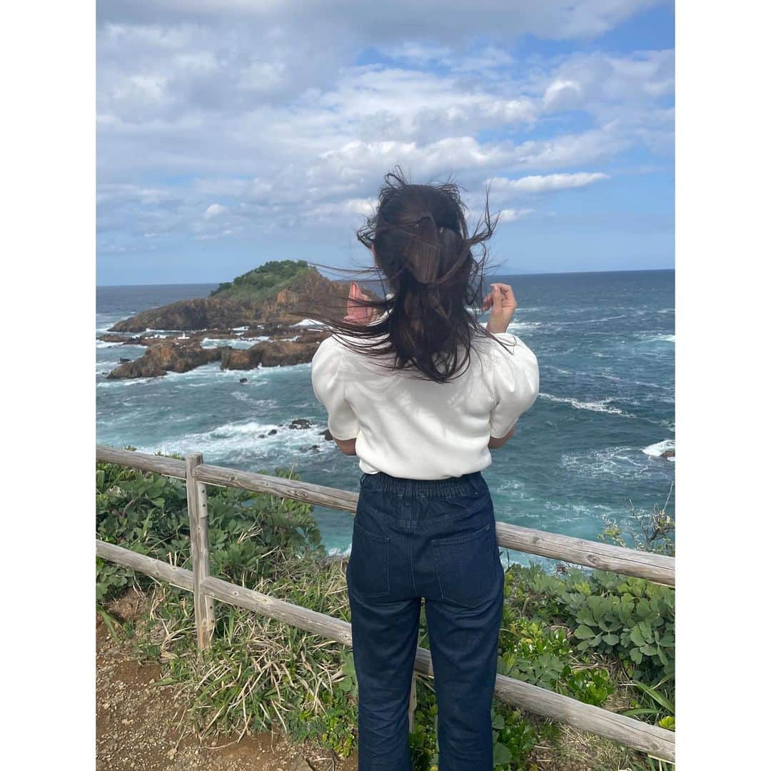 石川翔鈴さんのインスタグラム写真 - (石川翔鈴Instagram)「. 風強っ。髪大暴れっ。」4月30日 17時03分 - karen__i328
