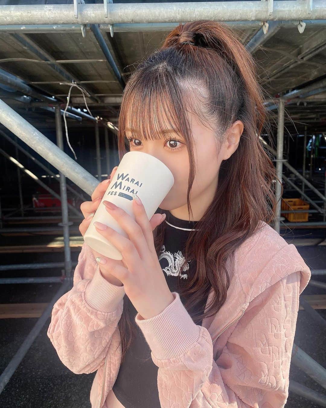 貞野遥香さんのインスタグラム写真 - (貞野遥香Instagram)「☆ #WaraiMiraiFes ☺️🌼 出演させて頂きました！ ⁡ 暑い中お越しくださったみなさん 本当にありがとうございました🥺💕 ⁡ 今年初の野外フェス！最高すぎました！！ ⁡ ⁡ ⁡ ちなみに帰りにオレンジジュースを頂きました🍊(笑) ⁡ 汗かいた後のジュースも最高でした🌼(笑) ⁡ ⁡ ⁡ ⁡ (コメント返しはお休みです、ごめんなさい😭) ⁡ ⁡ #フェス #野外フェス #万博記念公園 #アイドル #アイドル衣装 #idol #NMB48 #nmb48 #SDGs」4月30日 19時17分 - _haruka_sadano06