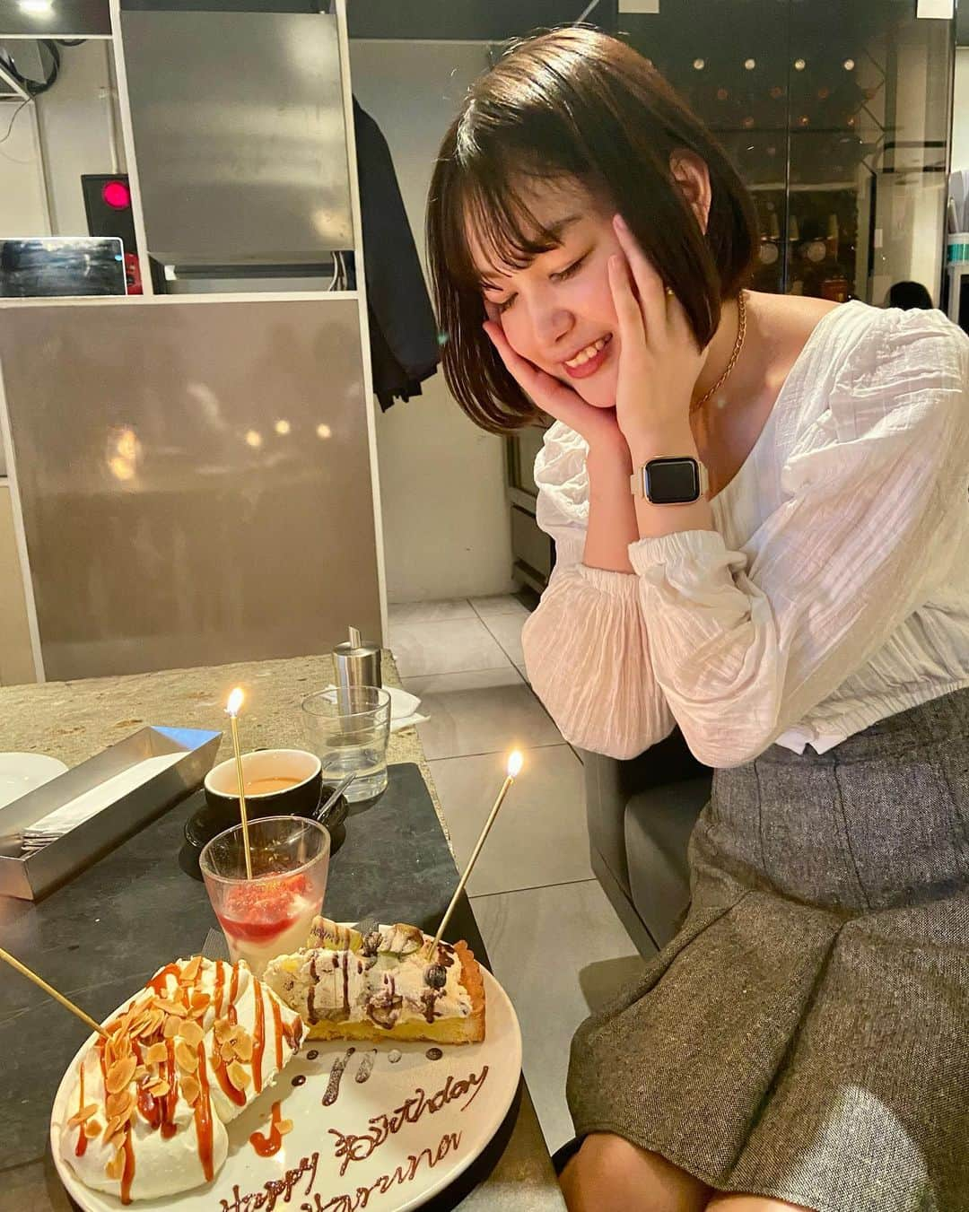 吉澤遥奈さんのインスタグラム写真 - (吉澤遥奈Instagram)「とても嬉しかったです🎂💛 ・ ・ ・  あ、ここのシフォンケーキすごく美味しくて大好きなの...😳 #カフェ #cafe #ケーキ #スイーツ」4月30日 20時05分 - _haru.0320