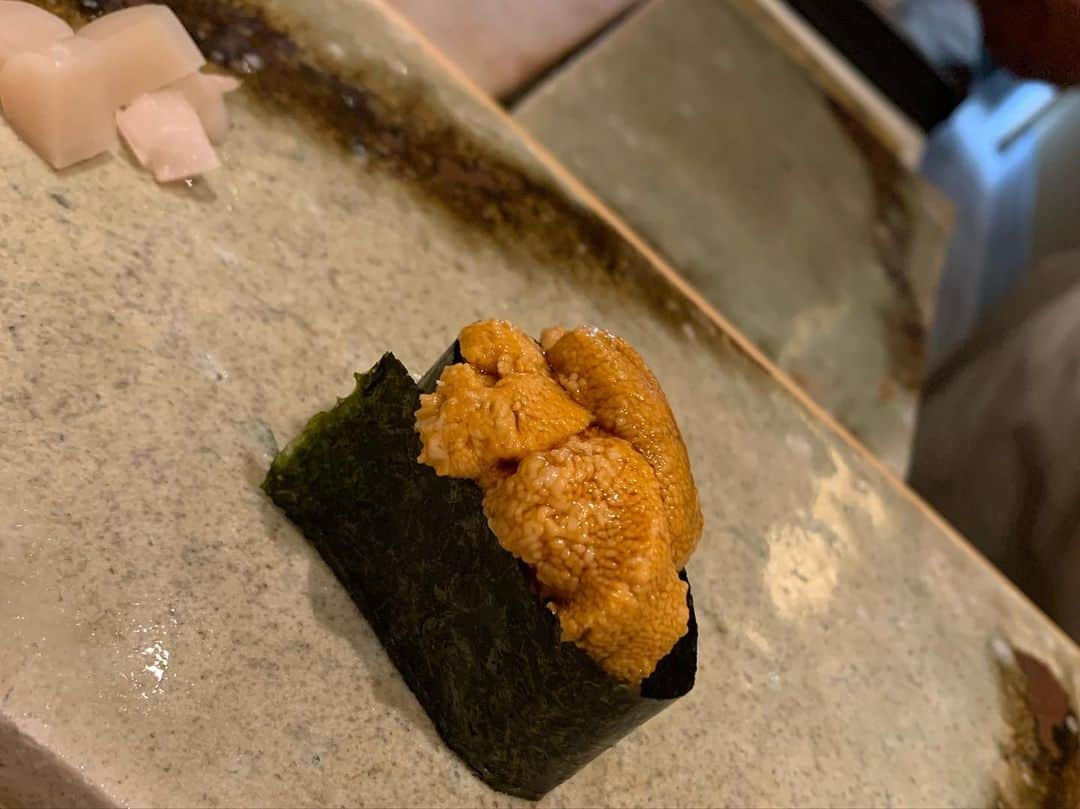 大西葵さんのインスタグラム写真 - (大西葵Instagram)「.  千葉市中央区にある @sushi.kappou.kobayashi  こばやしさん🍣🍣🍣  おいしーものたくさん 有難うございました☺︎朝も夜も  久しぶりに先輩達とも お話出来てたのしかた🥰 #ビーアイテック  #bitech   皆さんも是非行ってみてね  .  #鮨割烹こばやし  #千葉さいこう」5月1日 13時53分 - aoi_ohnishi