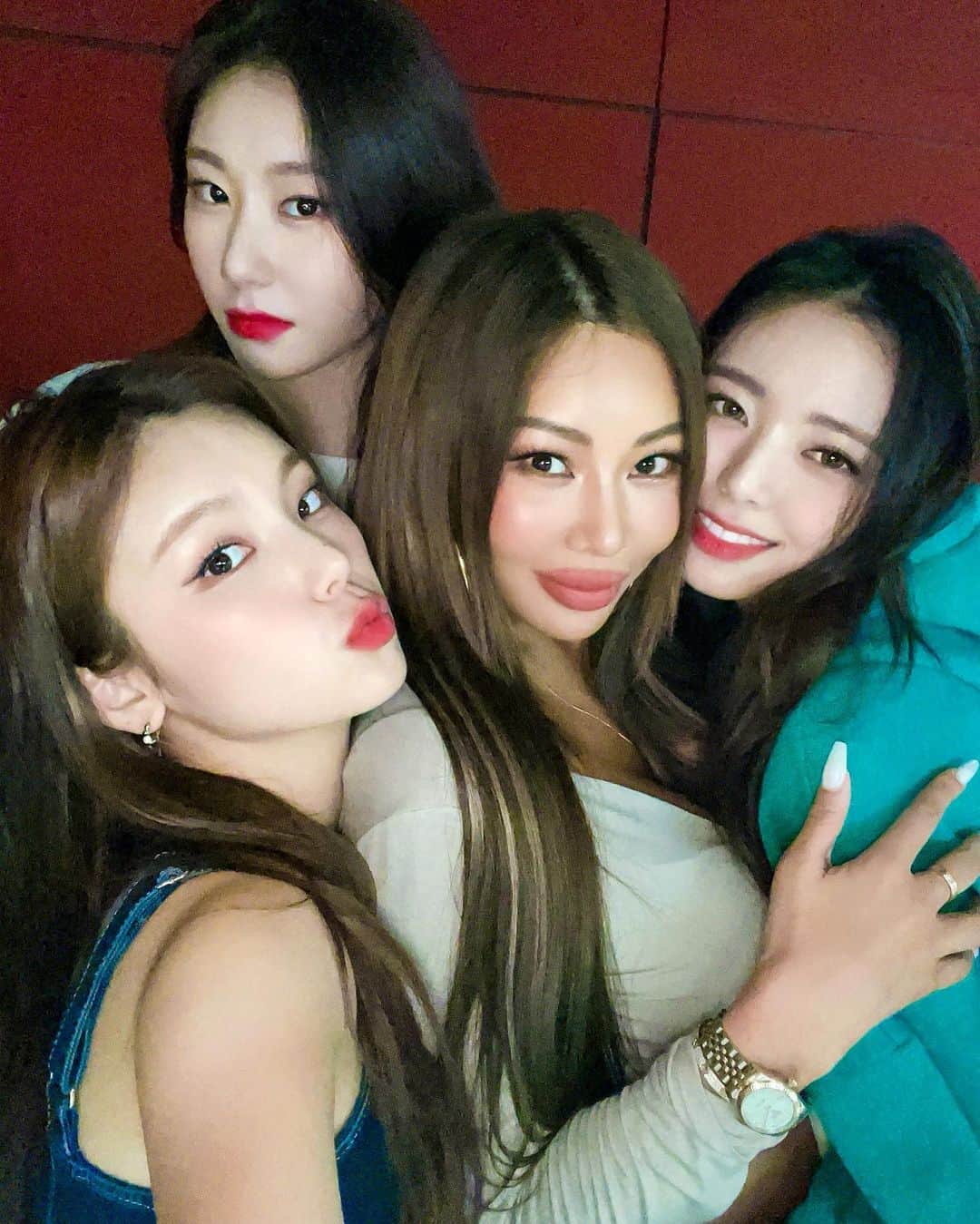 Jessiさんのインスタグラム写真 - (JessiInstagram)「Lights Camera Action 💋  With my youngins ❤️ Love you @itzy.all.in.us ❤️」5月1日 21時02分 - jessicah_o