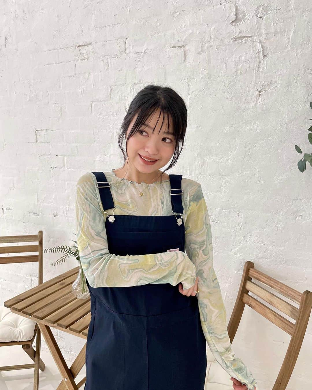 北原里英さんのインスタグラム写真 - (北原里英Instagram)「💚🌱🤢🧚🏻🐢🌵🐲🌿🥑 キャンプ行きたいな~！ キャンプできる季節になってきましたよね🫠 . お洋服は @tokyogirlsmarket_official  セレクトしたやつ🫶🏻 オーバーオール可愛い☺️ .  #tgm #tokyogirlsmarket」5月1日 21時51分 - rie_kitahara_3