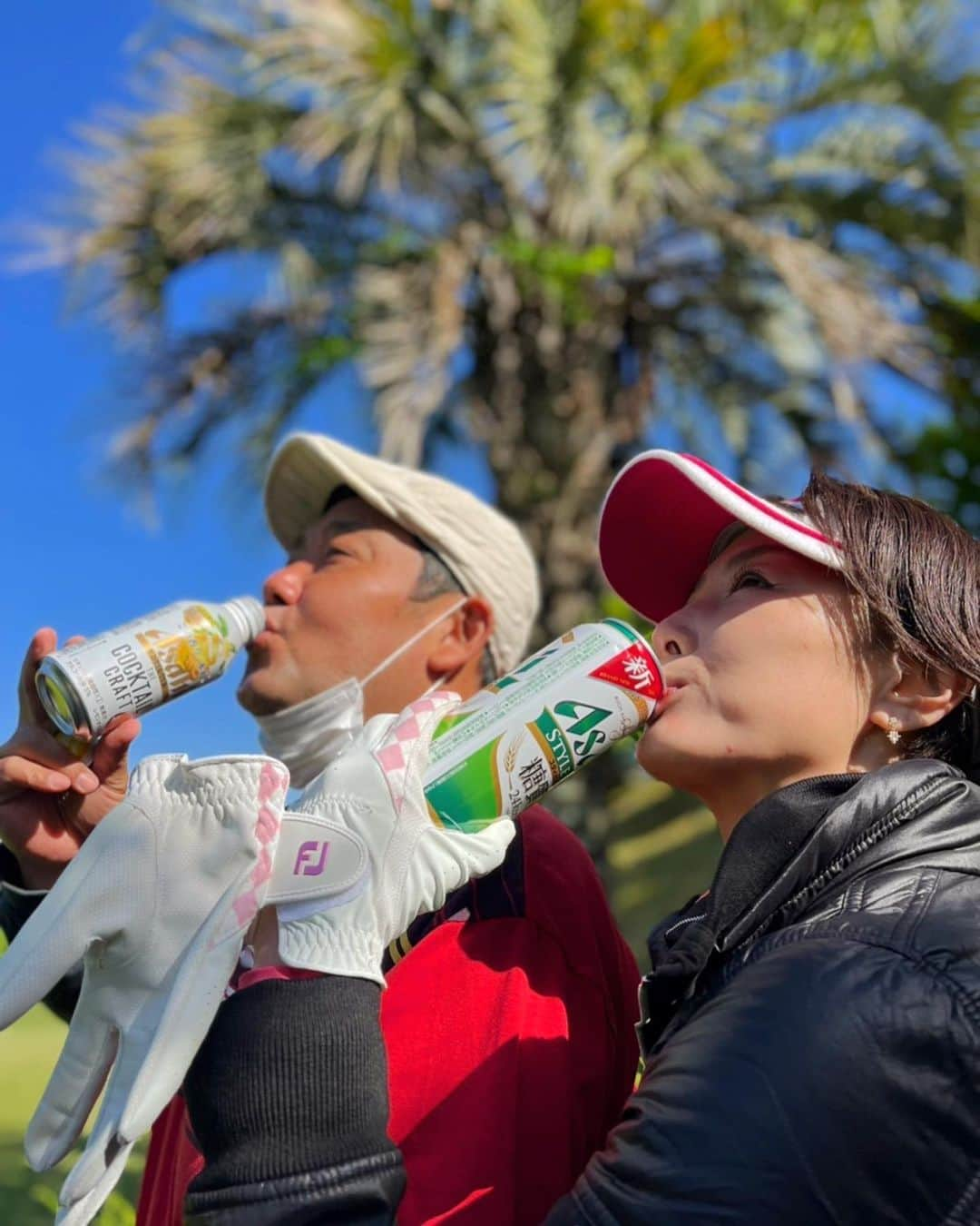 杏さゆりさんのインスタグラム写真 - (杏さゆりInstagram)「ビールのＣＭ２人に下さい😂 . #ドロンズ石本 さん #golf #ゴルフ #beer #ビール #杏さゆり　SayuriAnzu」5月2日 0時37分 - anzu_sayuri_official