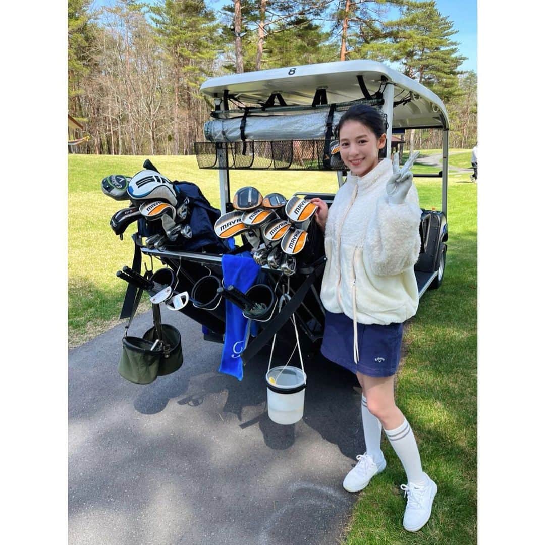 立花陽香さんのインスタグラム写真 - (立花陽香Instagram)「GW🏞軽井沢にて。 素晴らしいゴルフクラブをお貸し頂き、一年半（ラウンドは三年💦）ブランクがありましたが、楽しく回れました⛳️ とっても綺麗なコース🌳いっぱい歩いて気持ち良かった〜💓💓  私の生涯スポーツは、ゴルフと決めています⭐️ 下手なのに物凄くリフレッシュになるから不思議。 教えてもらったことないから、ちゃんとトレーニングしたいな😗  #GW day1〜day3 #軽井沢 #ゴルフ #golf #スコア124 😓」5月2日 1時01分 - haruka_4