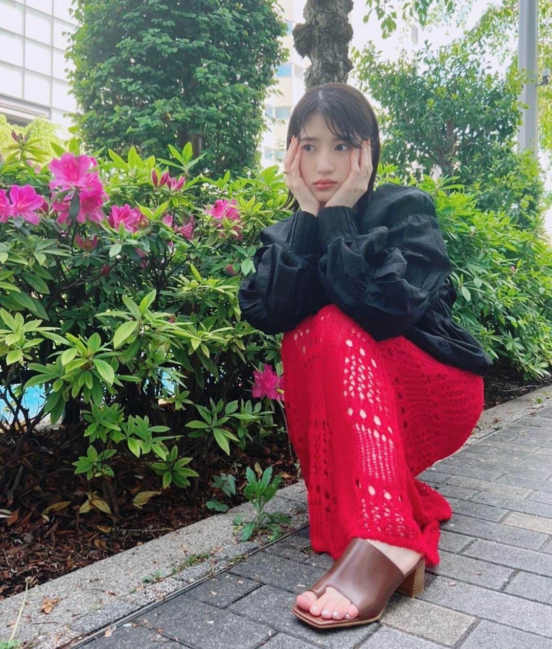 若月佑美さんのインスタグラム写真 - (若月佑美Instagram)「. #劇場版ラジエーションハウス  について色んな媒体さんに 取材をして頂いてます☺︎ 記事を見かけたら是非 読んでくださーい！ . #ラジハ  #高橋夏希  #躑躅  #若月佑美」5月2日 11時47分 - yumi_wakatsuki_official