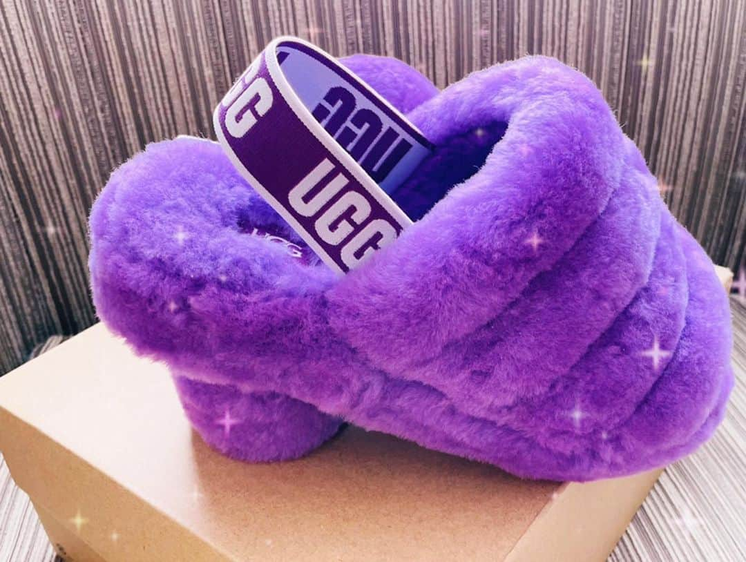 平愛梨さんのインスタグラム写真 - (平愛梨Instagram)「「UGG」母の日のギフト贈呈イベント✨  UGG銀座店に初めて伺いました♡  店内はカラフルなアイテムが多く華やかな空間でイベントさせて頂きました✨  子供達の分までとっても可愛いアニマルサンダルを頂きましてすごく嬉しいです😍  みんな一緒に履いてお出かけする日が今から楽しみです🤩  ありがとうございました🙏 @ugg #ugg#母の日#プレゼント#イベント#楽しかった#ありがとうございました#子供サンダル#可愛い」5月2日 14時27分 - harikiri_tairi