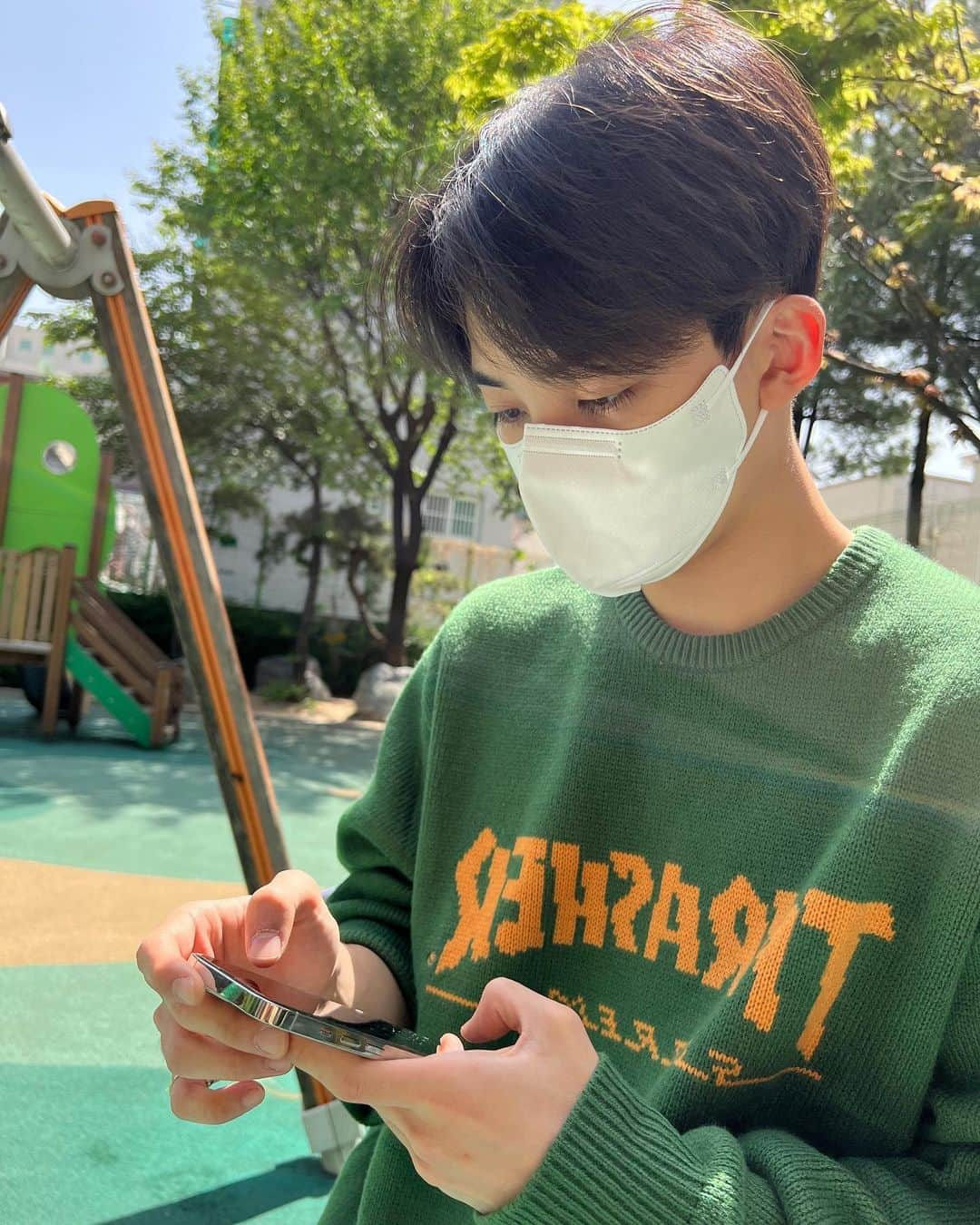 ジョンハンさんのインスタグラム写真 - (ジョンハンInstagram)「놀이터🍏」5月2日 19時33分 - jeonghaniyoo_n