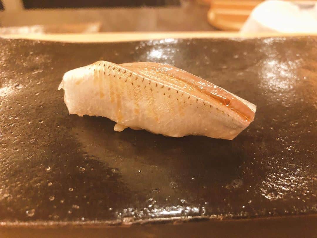 笠原将生さんのインスタグラム写真 - (笠原将生Instagram)「銀座 「たかはし」にて。  赤酢 シャリ柔 うまかたぁ」5月2日 19時59分 - shoki_kasahara
