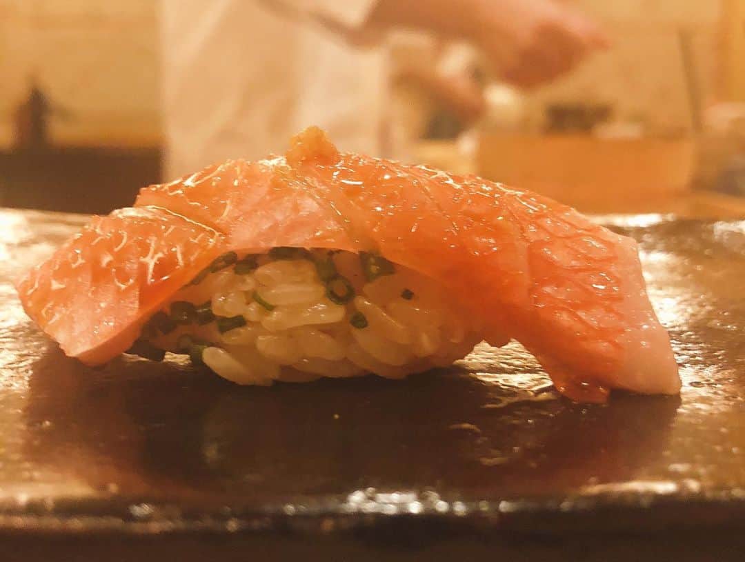 笠原将生さんのインスタグラム写真 - (笠原将生Instagram)「銀座 「たかはし」にて。  赤酢 シャリ柔 うまかたぁ」5月2日 19時59分 - shoki_kasahara