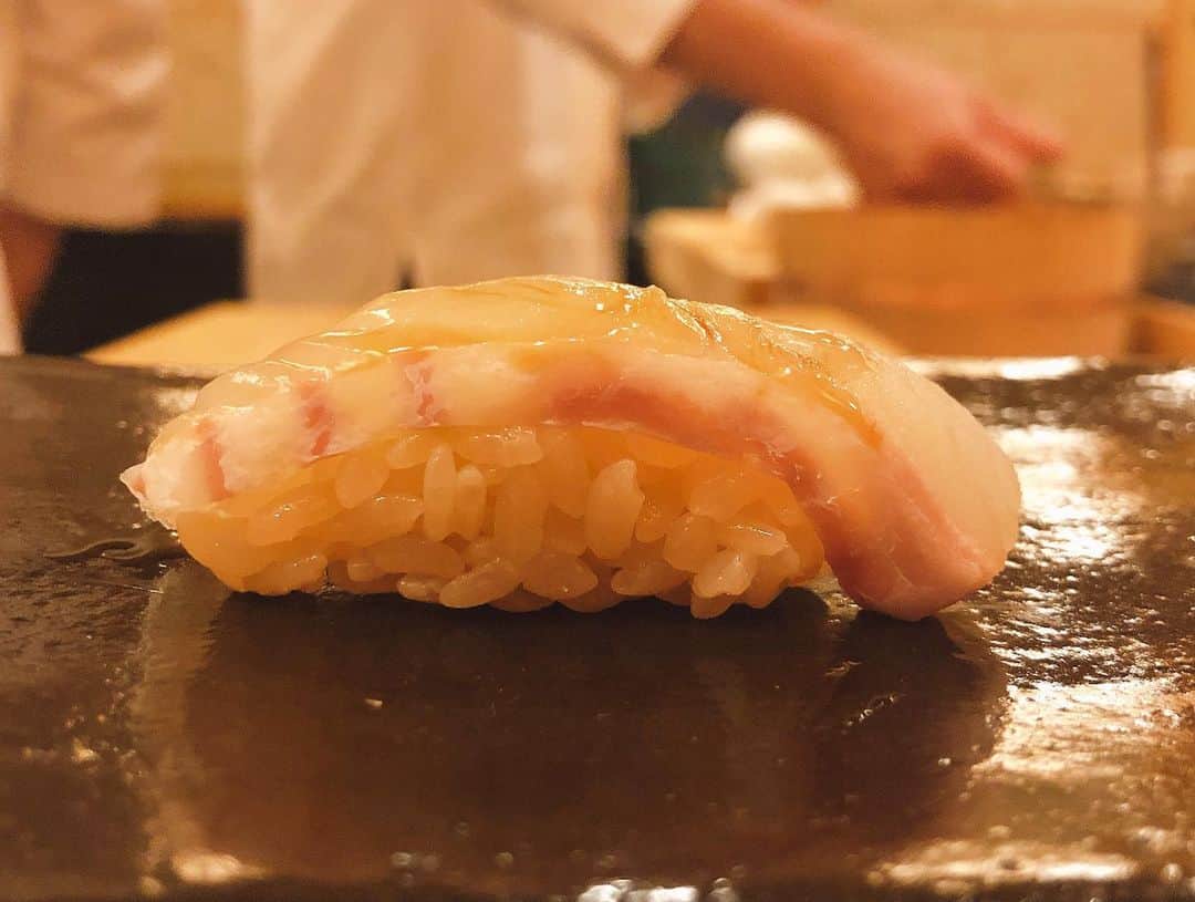 笠原将生さんのインスタグラム写真 - (笠原将生Instagram)「銀座 「たかはし」にて。  赤酢 シャリ柔 うまかたぁ」5月2日 19時59分 - shoki_kasahara