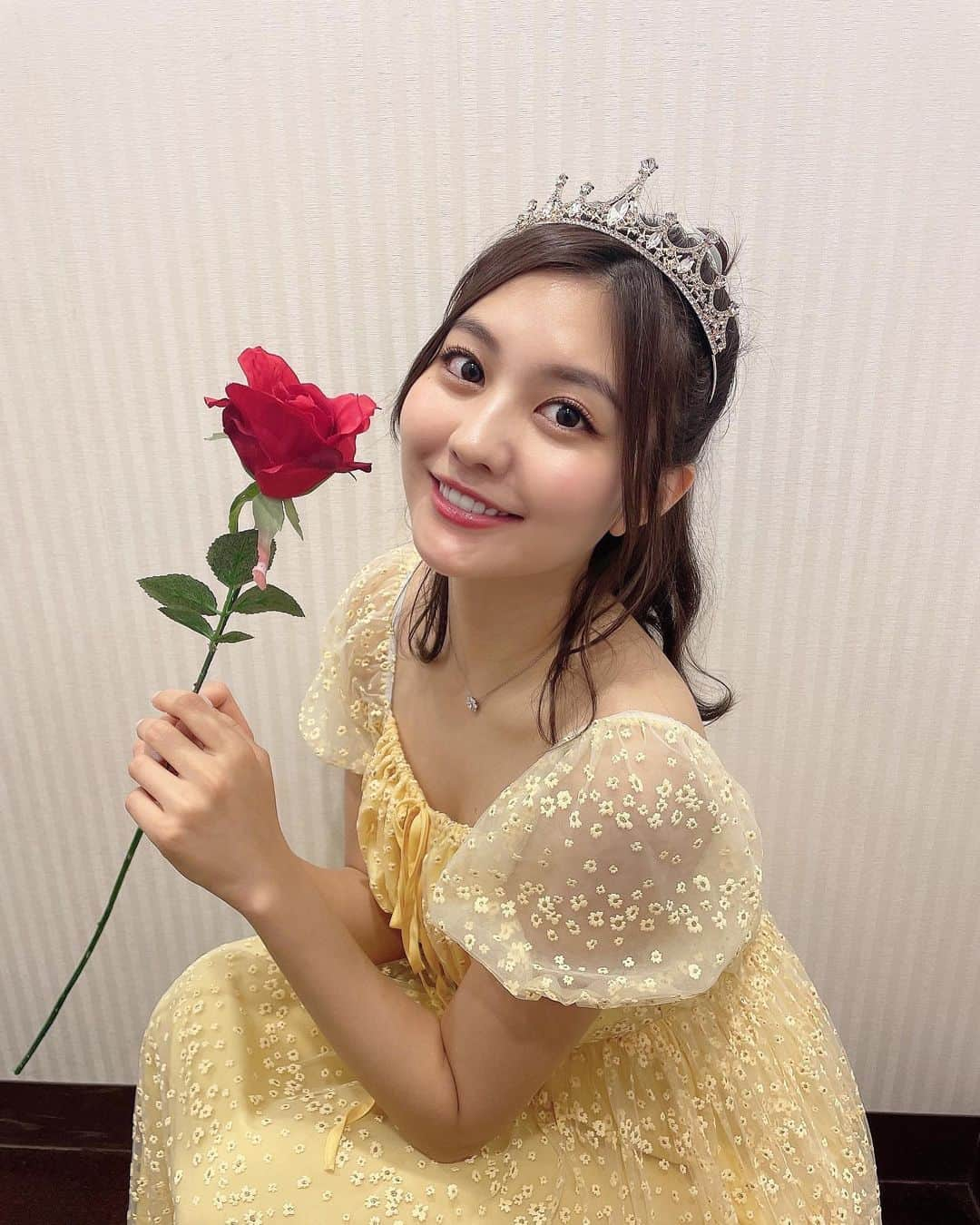 林ゆめさんのインスタグラム写真 - (林ゆめInstagram)「ベルになりました👸🏻💛 どうですか？🌹」5月2日 20時21分 - ___yuume.18