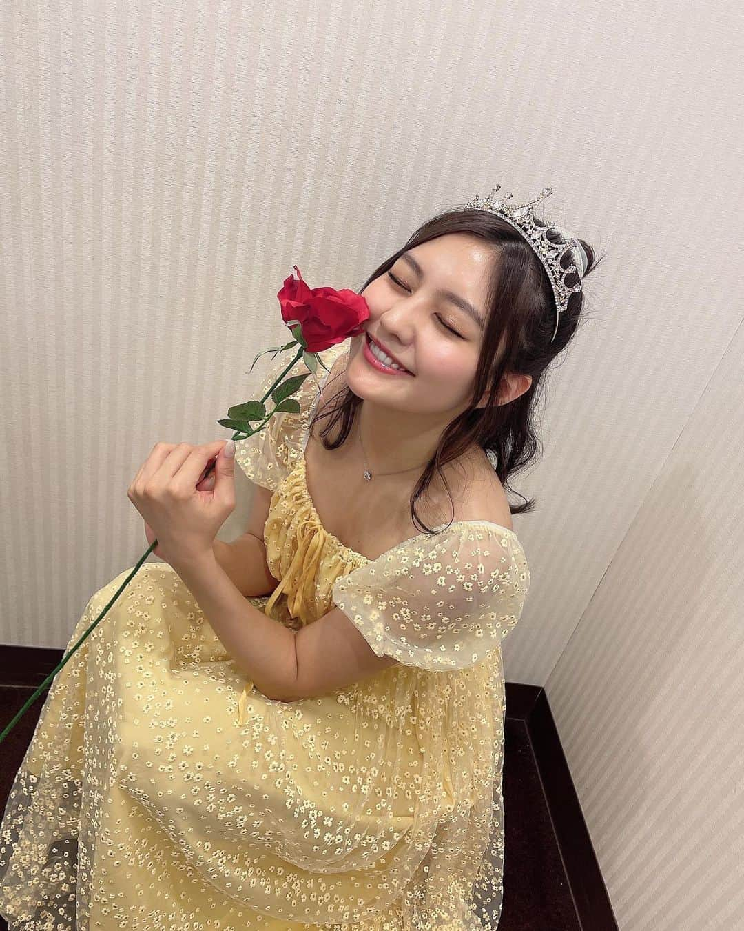 林ゆめさんのインスタグラム写真 - (林ゆめInstagram)「ベルになりました👸🏻💛 どうですか？🌹」5月2日 20時21分 - ___yuume.18