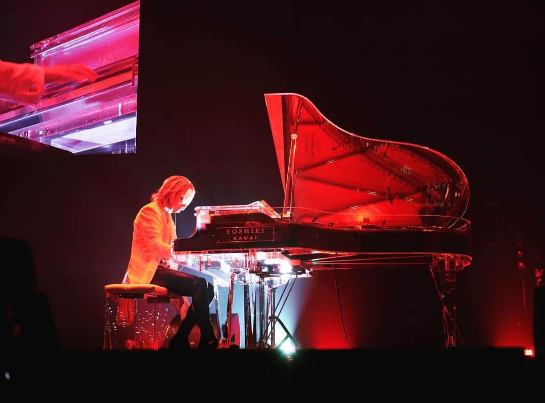 YOSHIKIさんのインスタグラム写真 - (YOSHIKIInstagram)「I just performed a show for Hide. I guess I cried.. when I saw the fan’s faces.. 今､hide のためのショーを終えた。ファンのみんなの顔をみたら､泣いてしまった  Love,  Yoshiki  #hide #hidememorialday 2022 #yoshiki #xjapan #hide命日 #rip」5月2日 20時22分 - yoshikiofficial