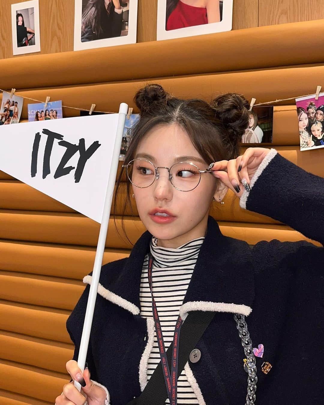 ITZYさんのインスタグラム写真 - (ITZYInstagram)「Do you think i’m YEJI?🤓 #IMMIDZY #황상 #있지입덕완료」5月2日 22時55分 - itzy.all.in.us